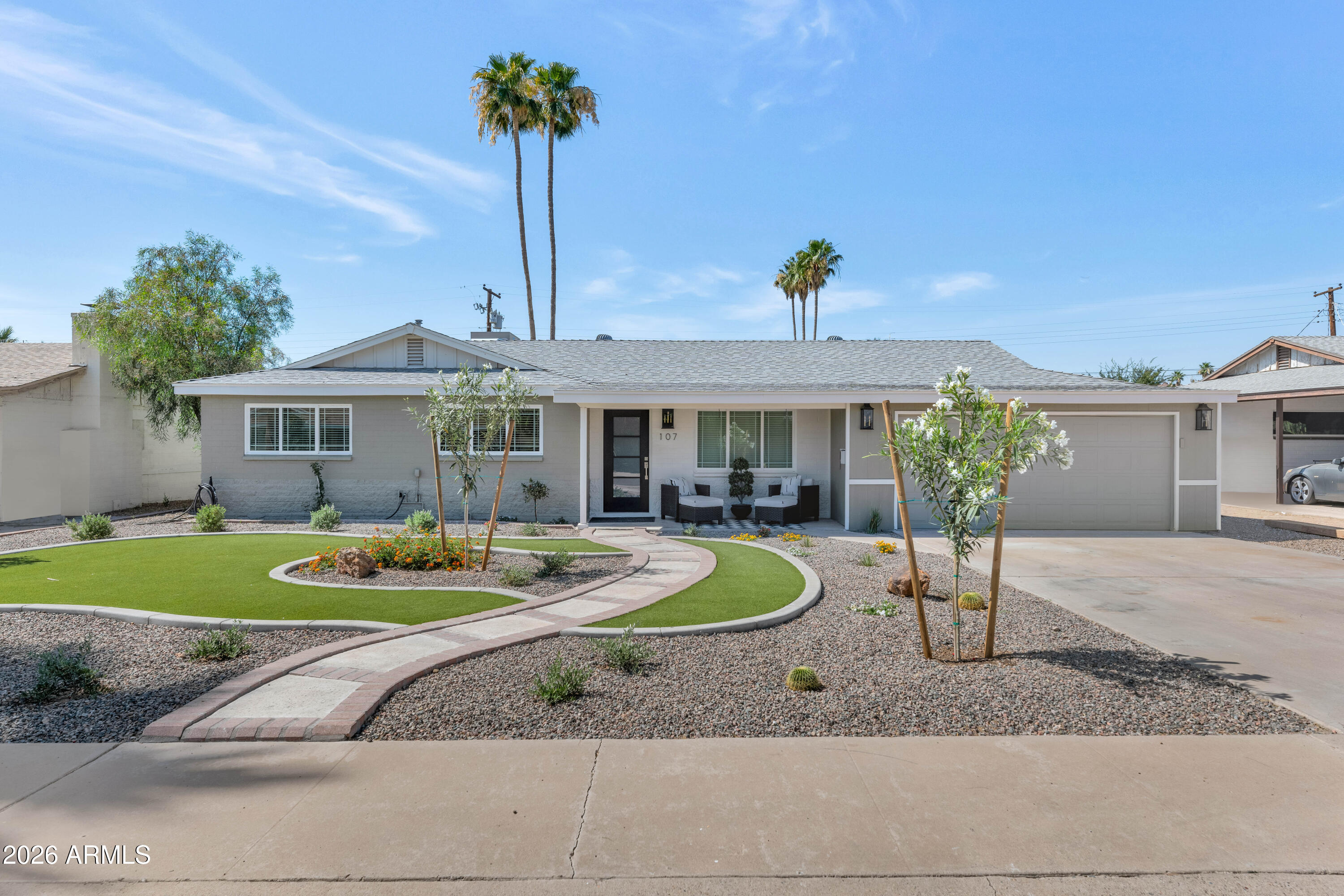 107 E MCKINLEY Street