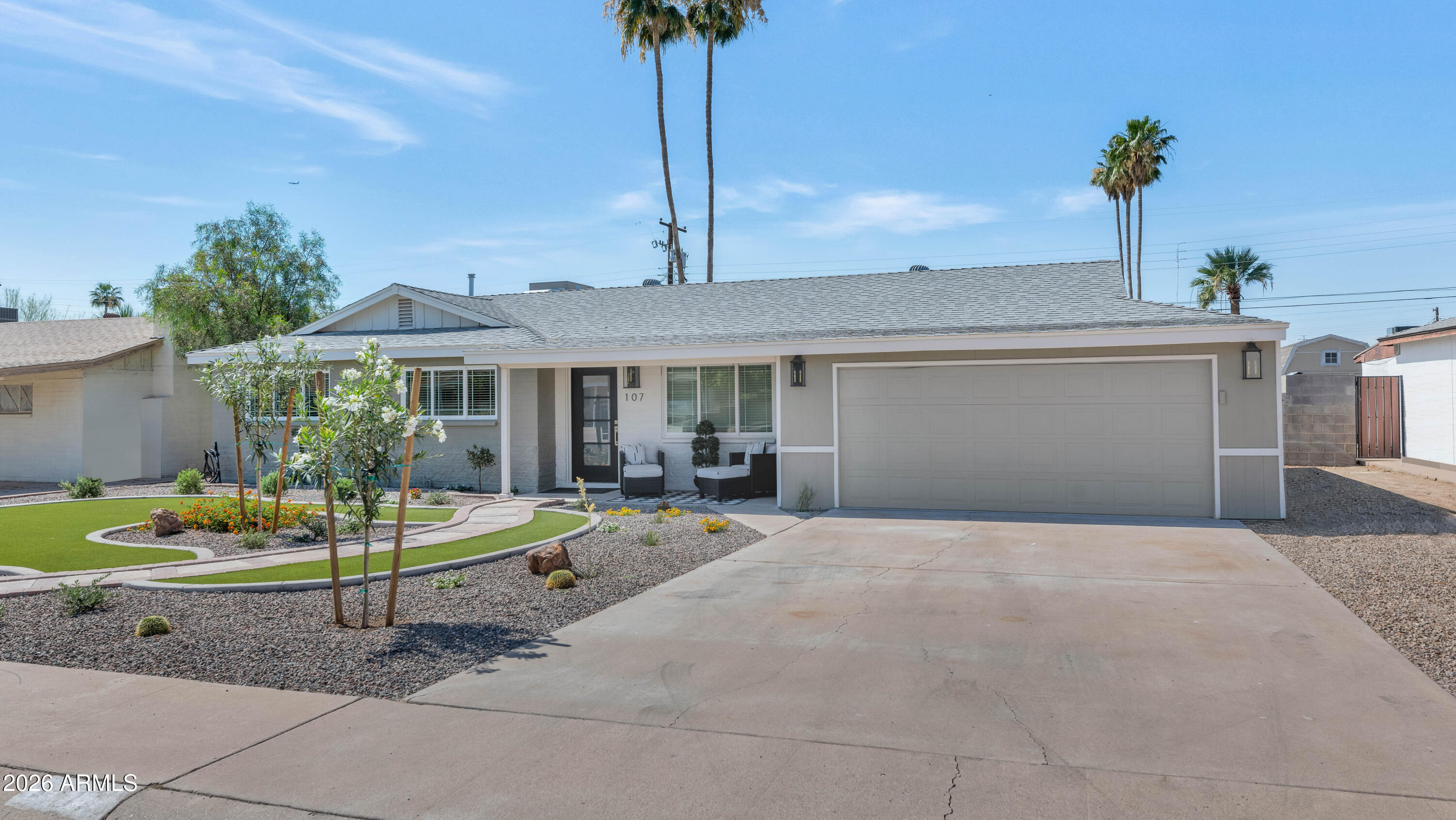 107 E MCKINLEY Street