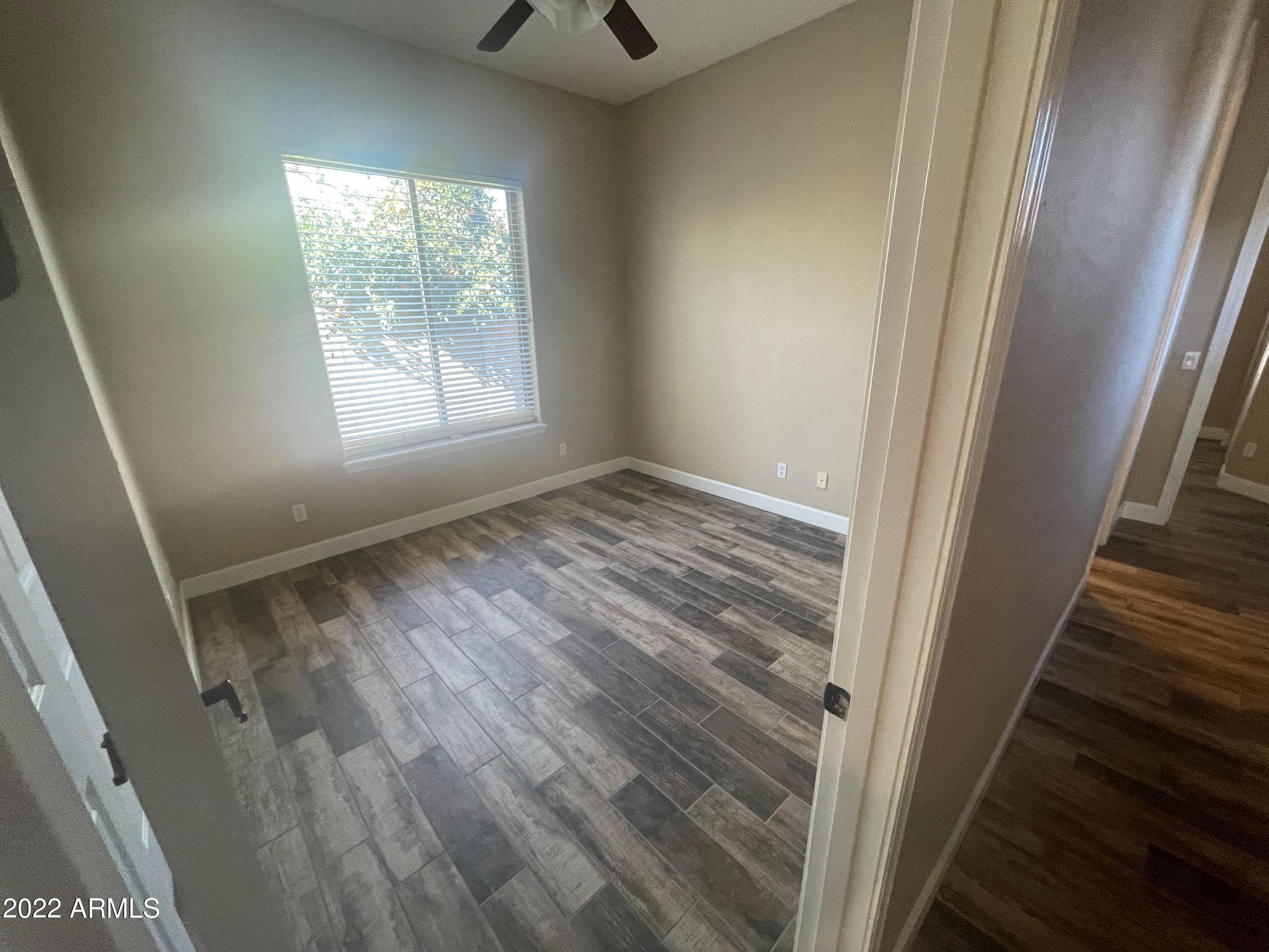 4263 E Maplewood Court