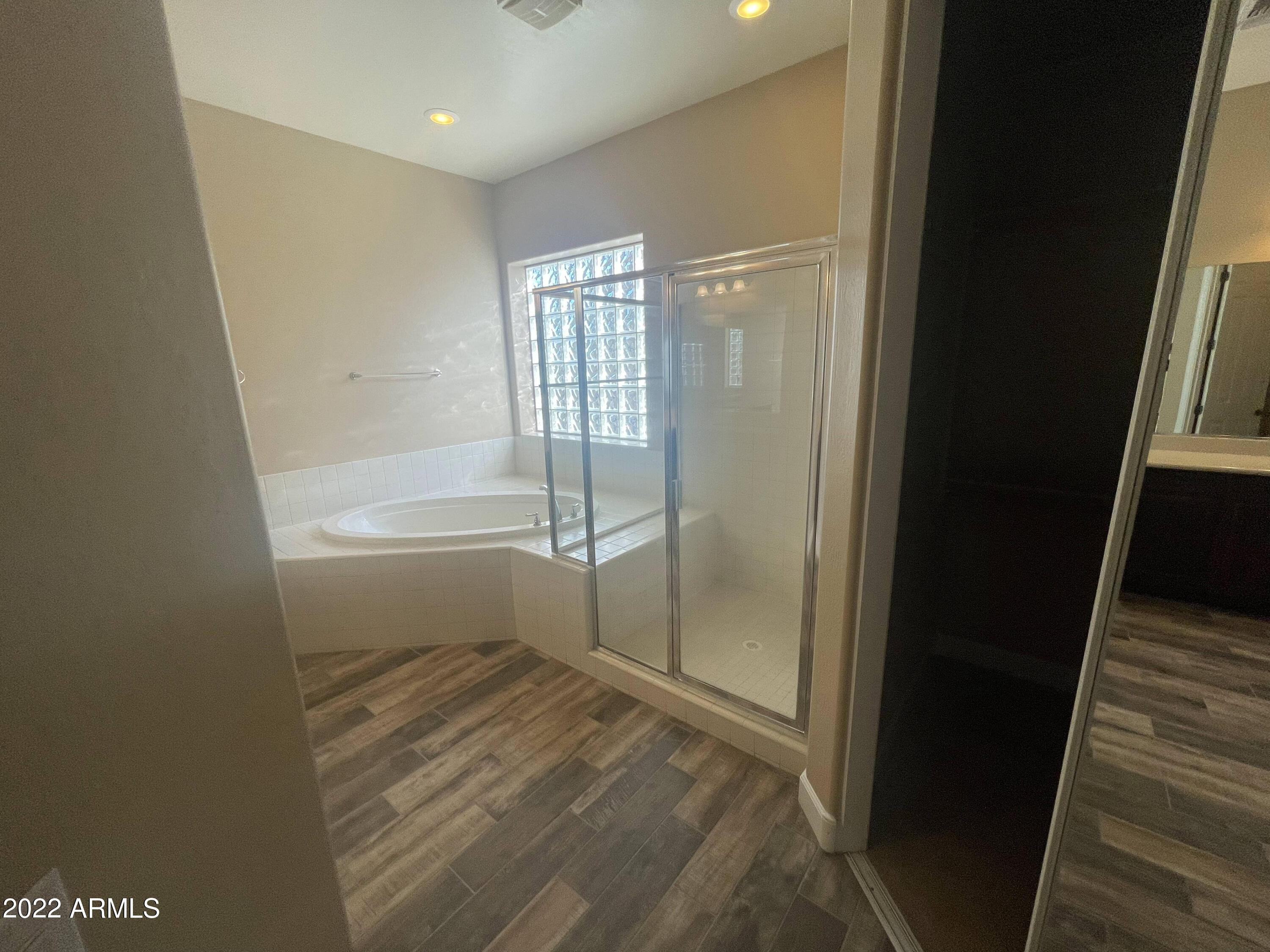 4263 E Maplewood Court