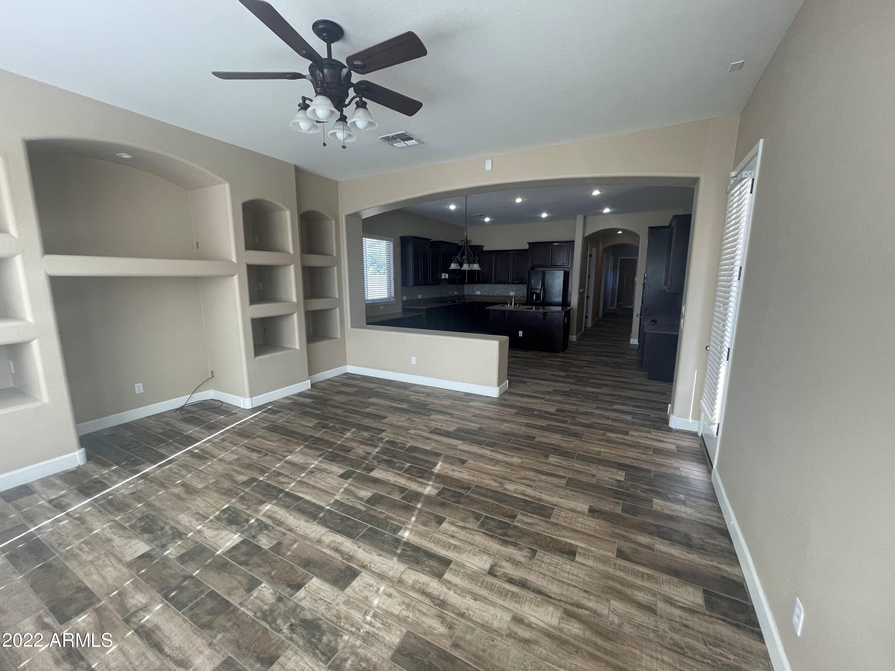 4263 E Maplewood Court