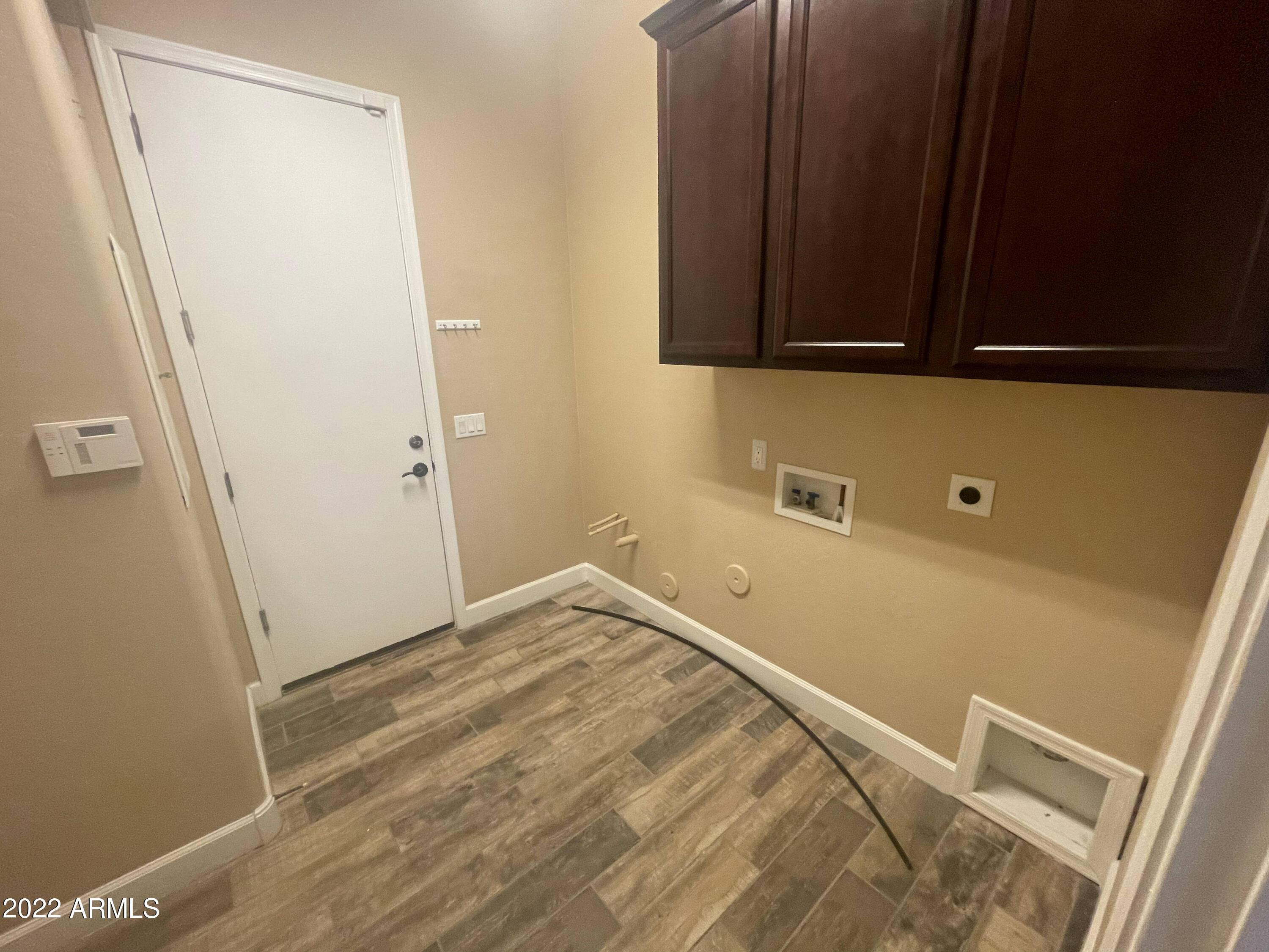 4263 E Maplewood Court