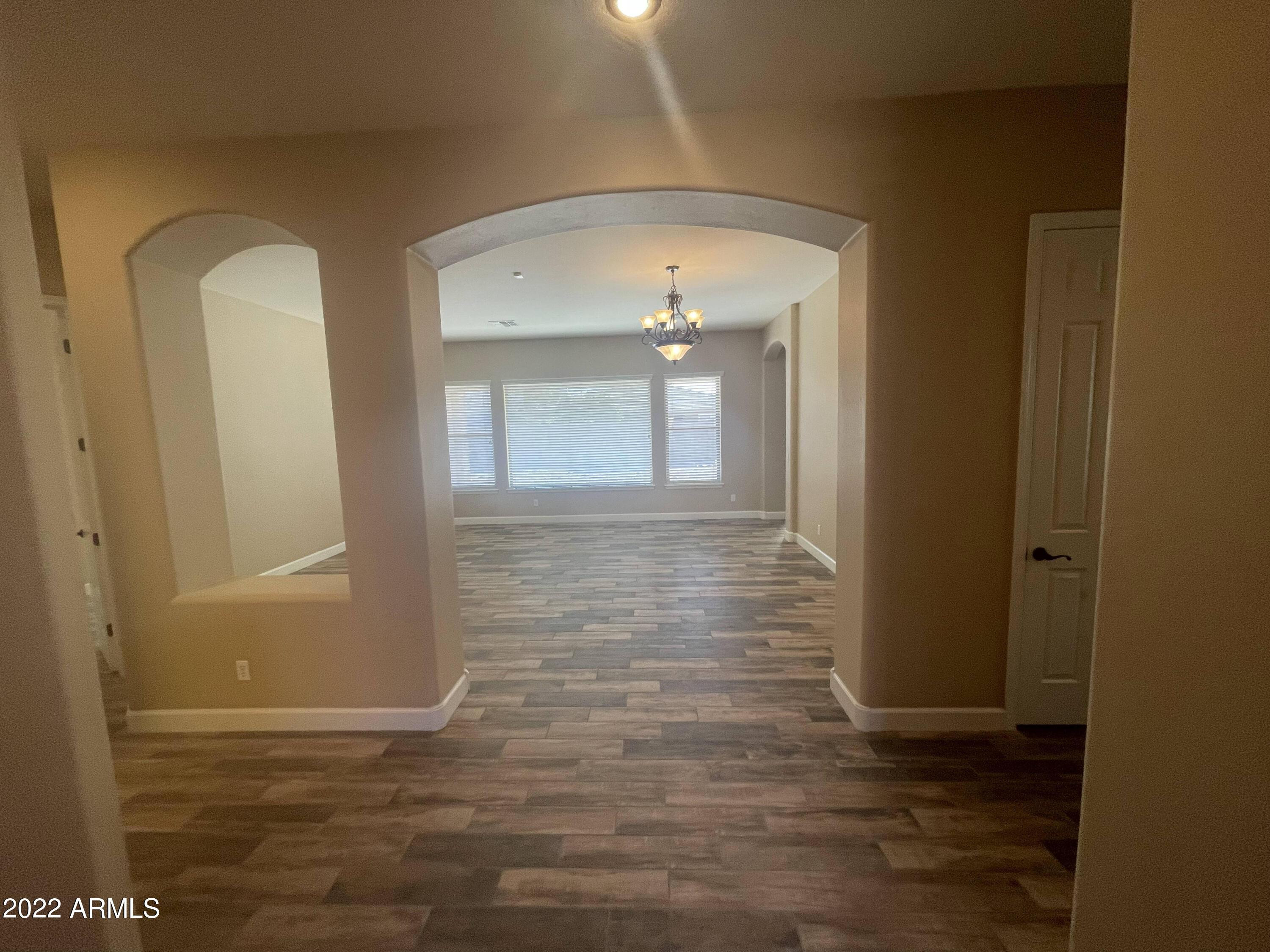 4263 E Maplewood Court