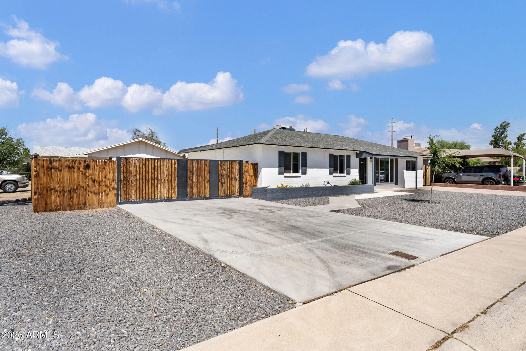 9044 N 16TH Drive