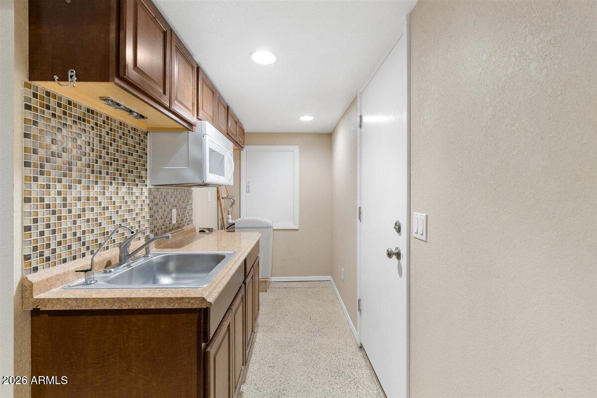 1646 S CACTUS WREN Road