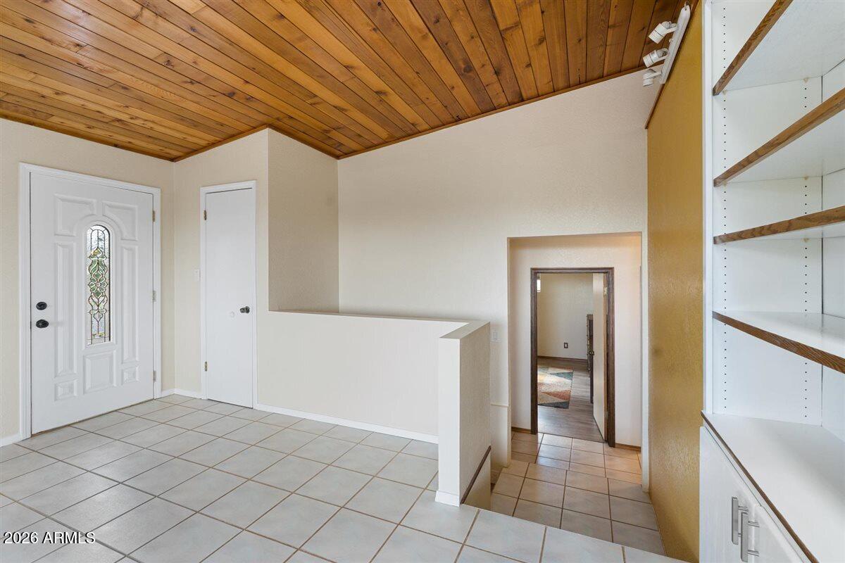 1646 S CACTUS WREN Road