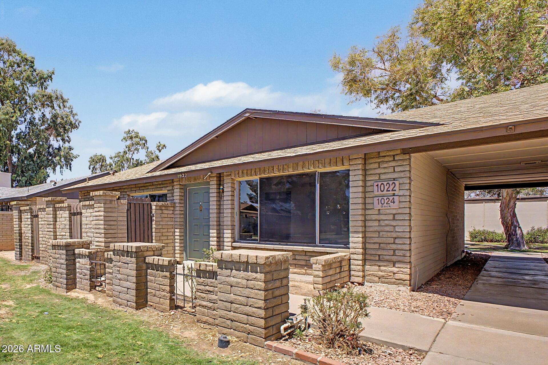1022 W MALIBU Drive