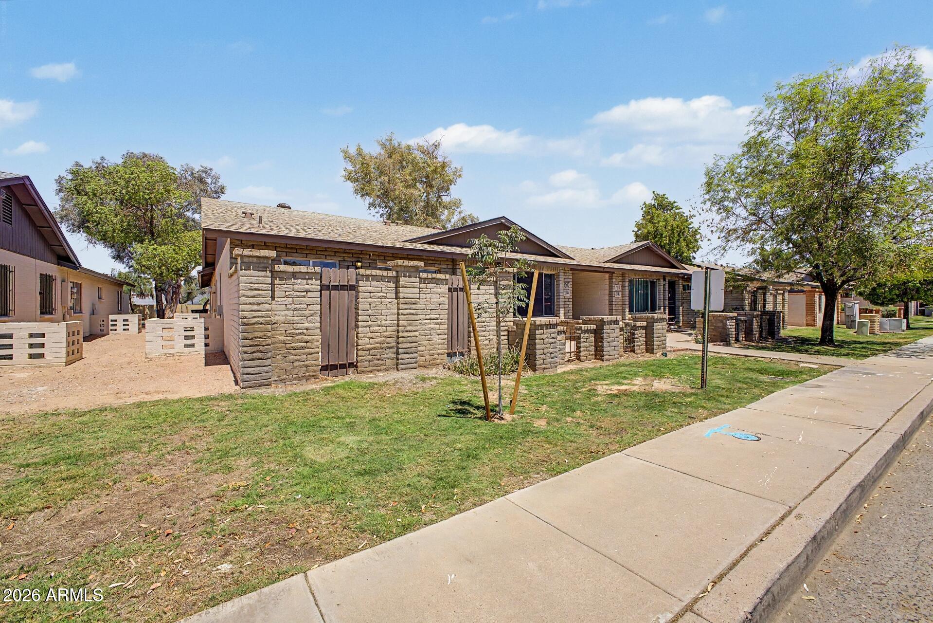 1022 W MALIBU Drive