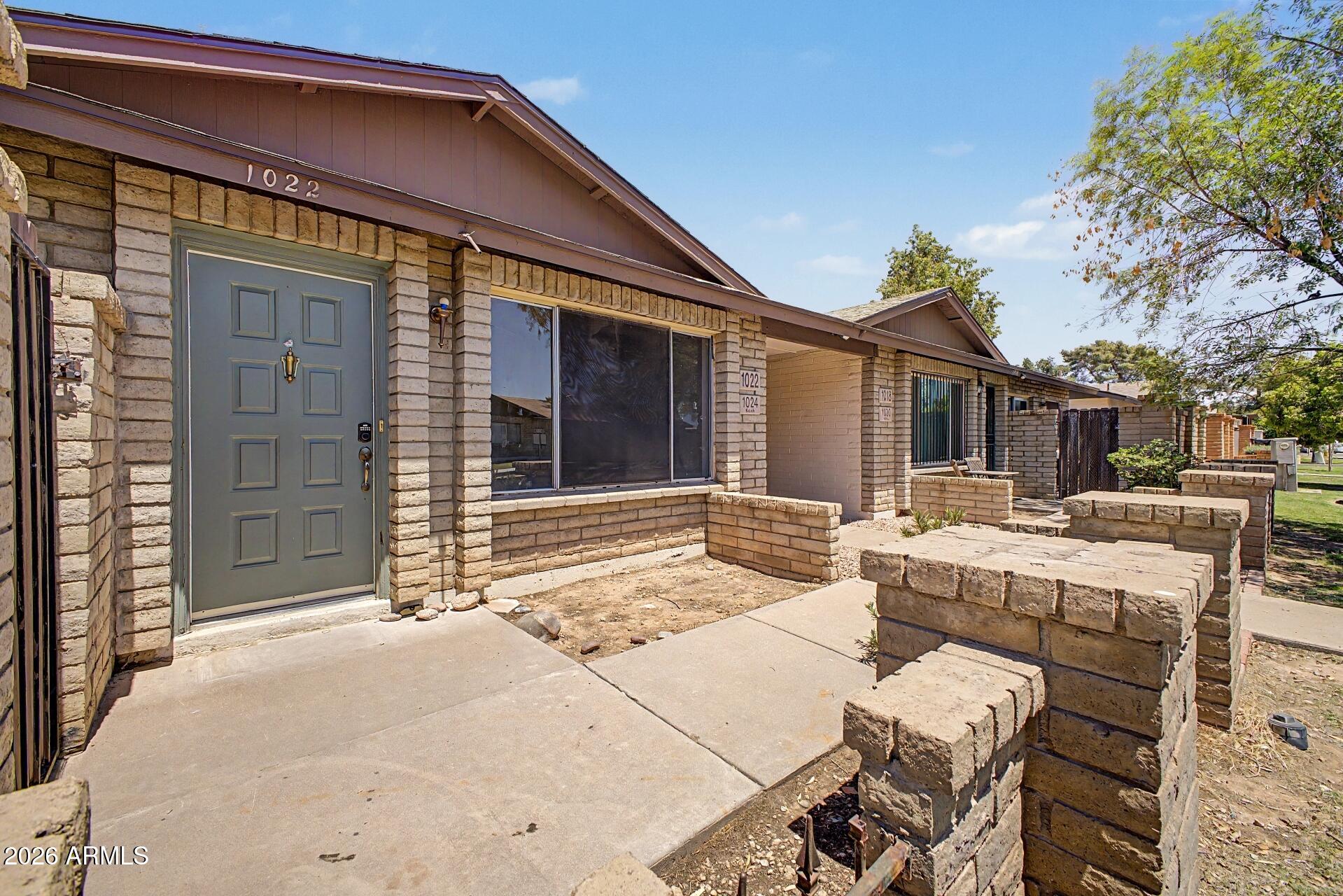 1022 W MALIBU Drive