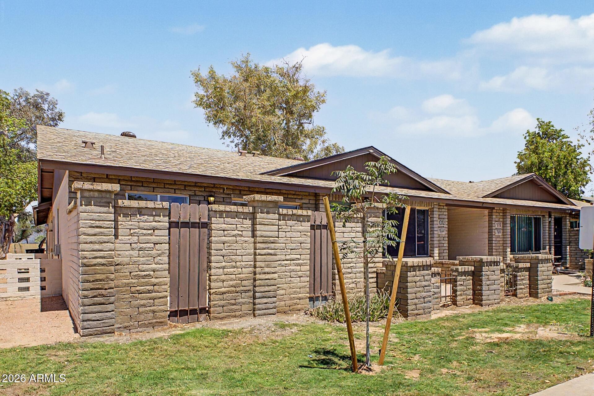 1022 W MALIBU Drive