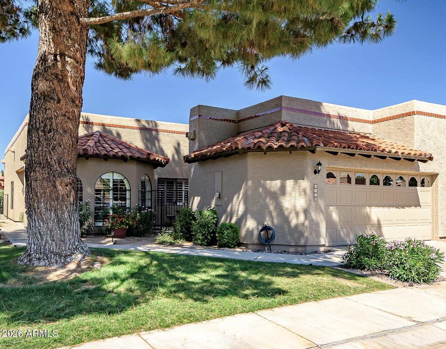 4116 E Paradise Drive
