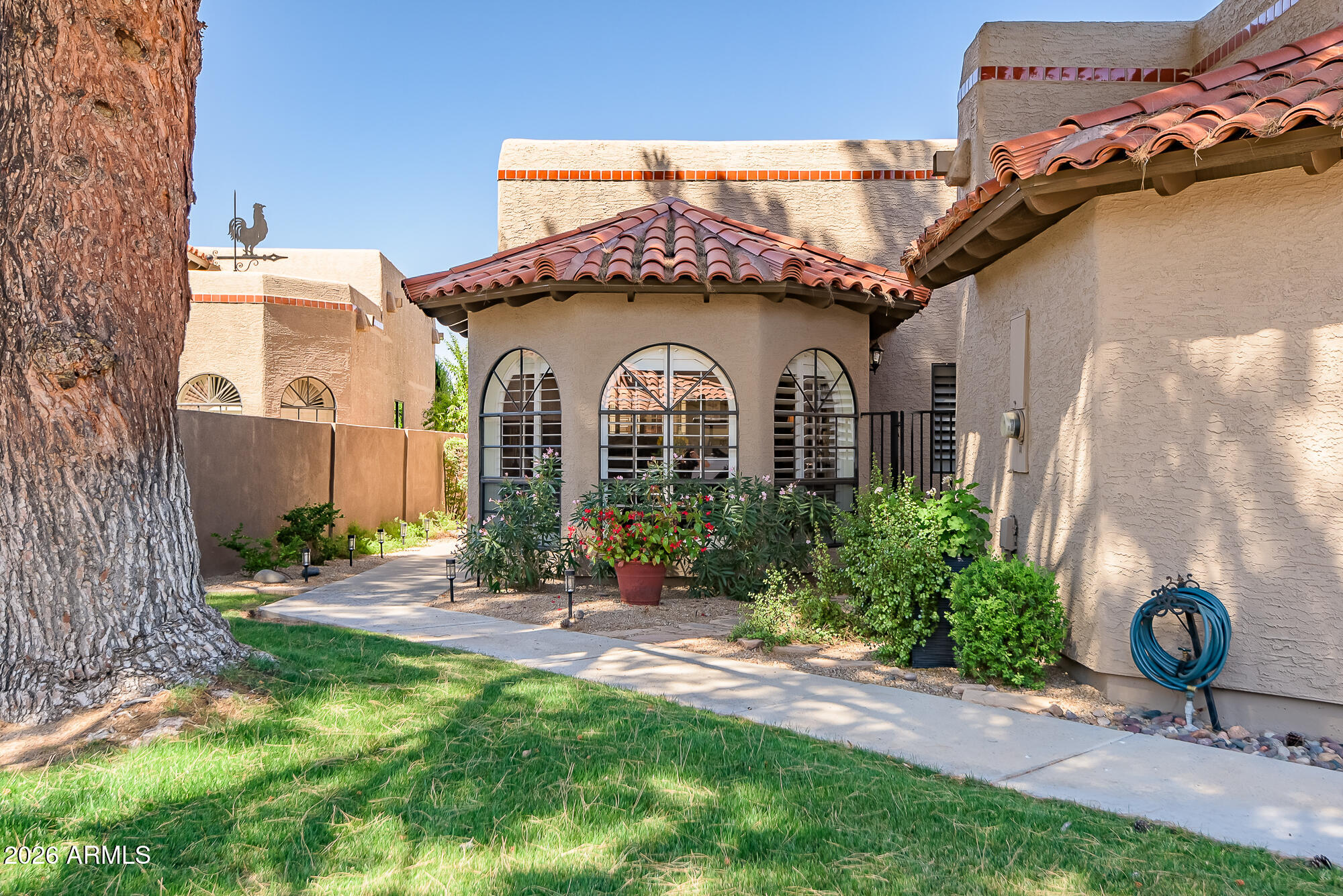 4116 E Paradise Drive