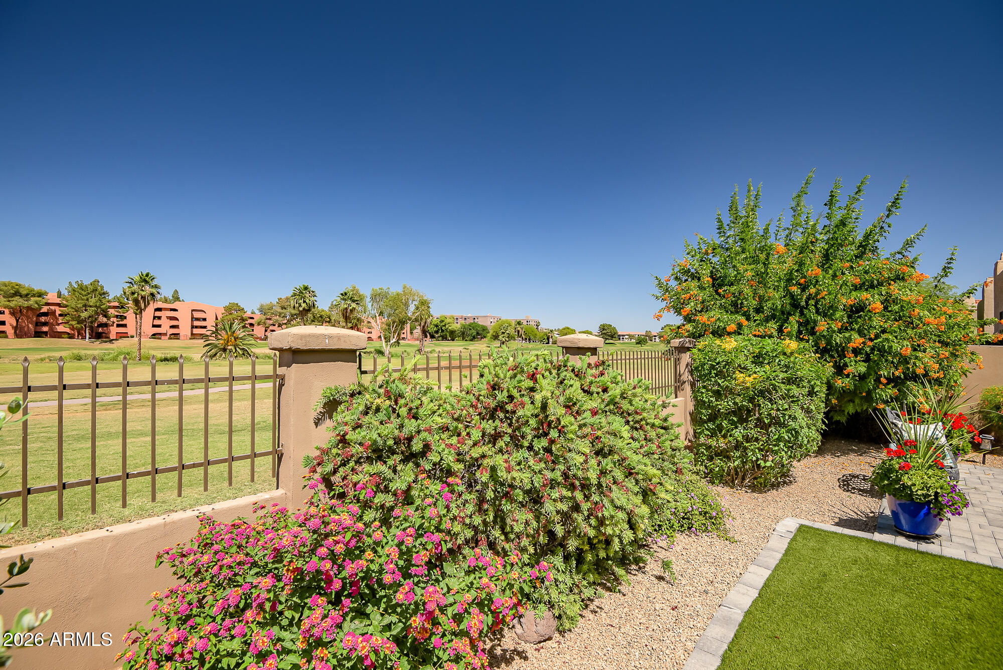 4116 E Paradise Drive