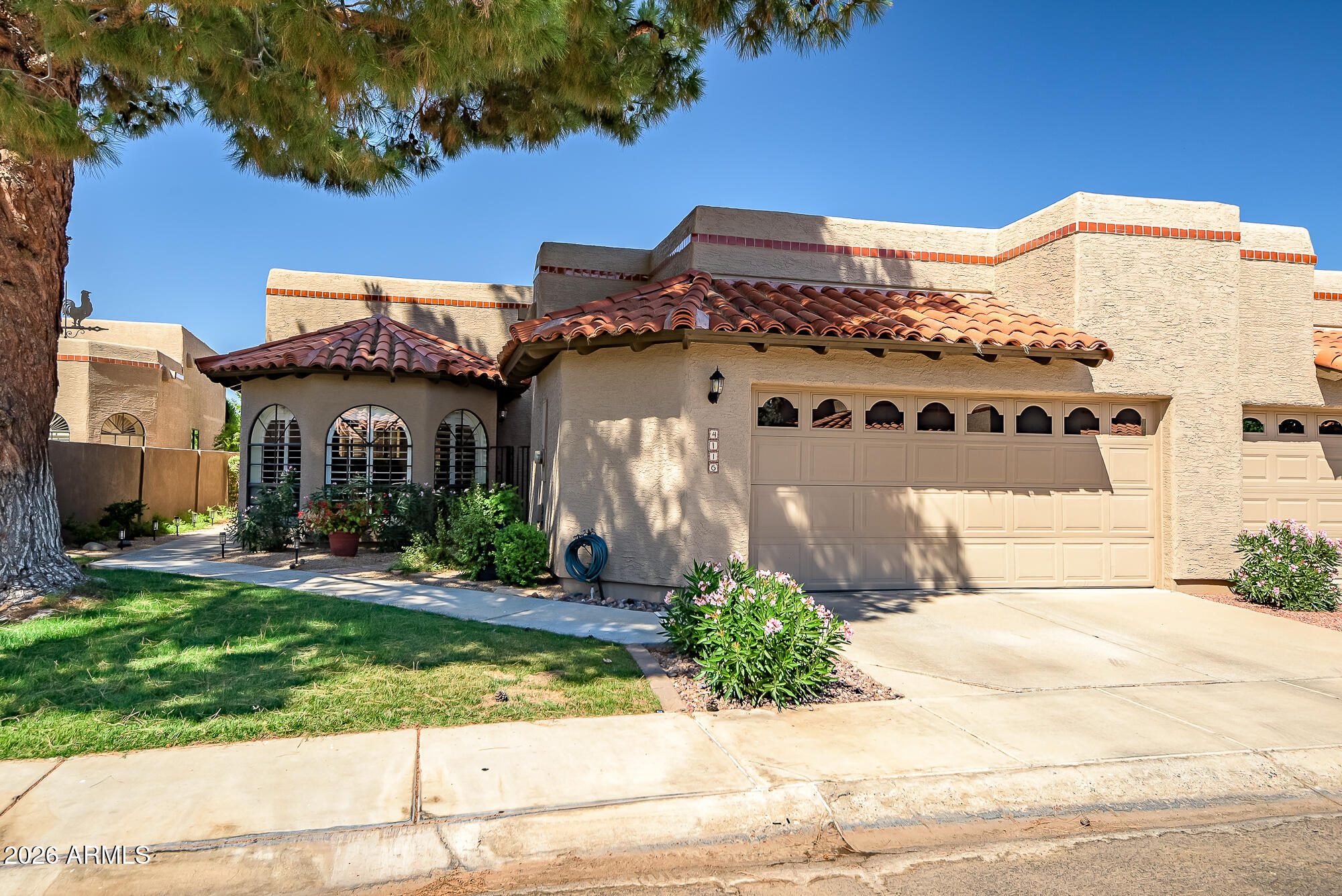 4116 E Paradise Drive