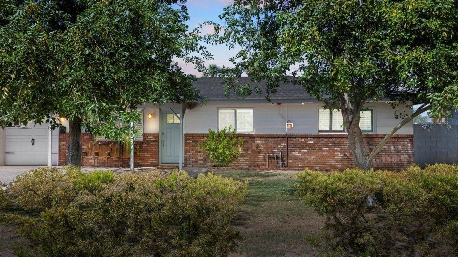 6520 E Osborn