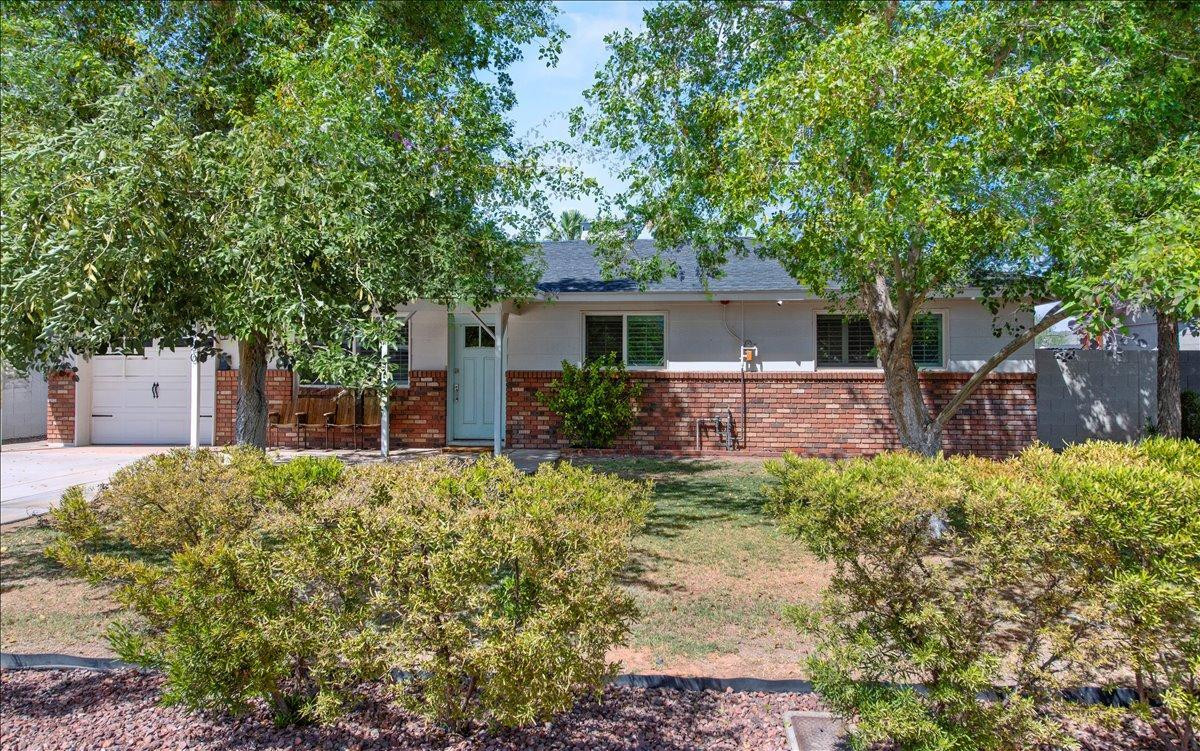 6520 E Osborn