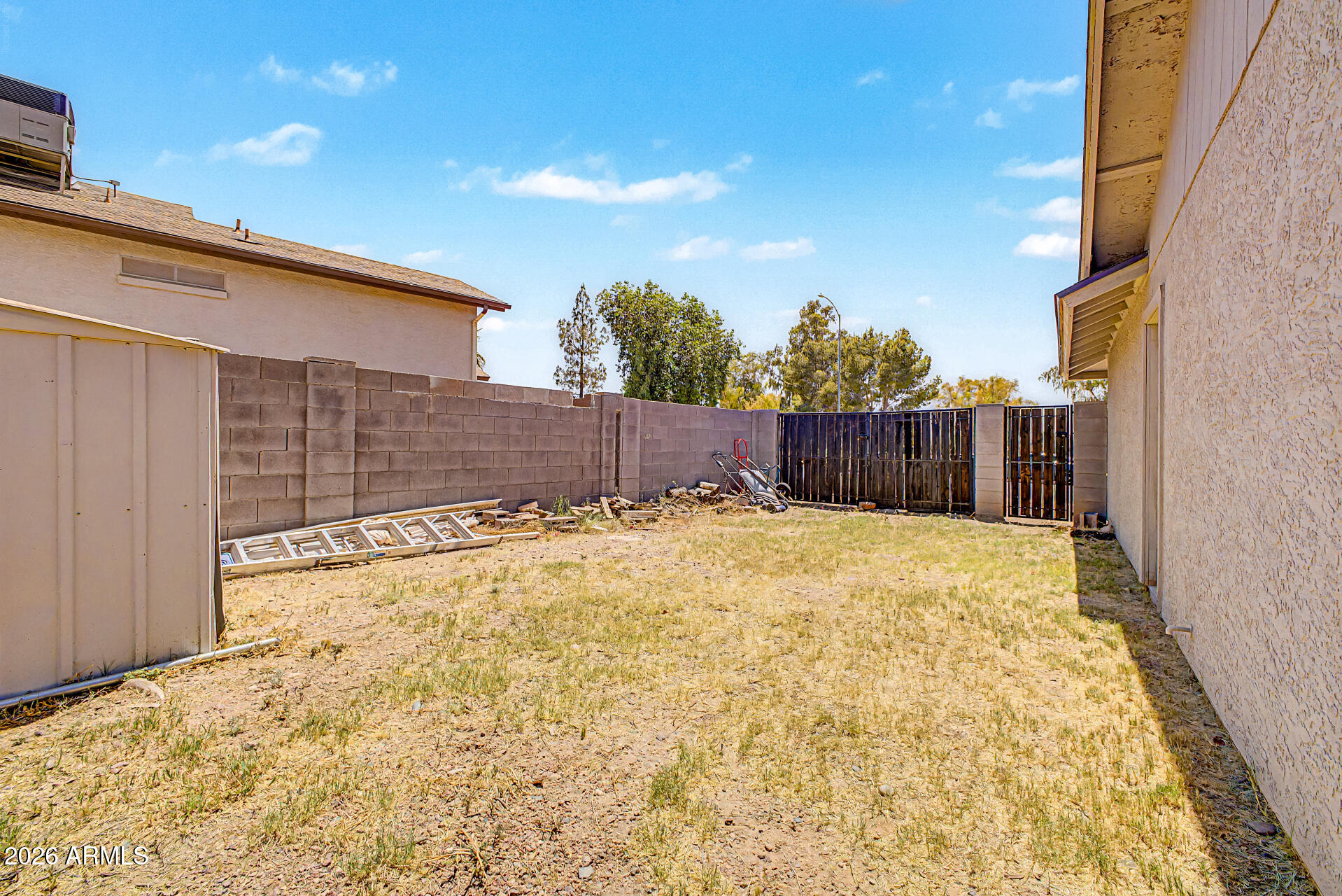 6032 E IVY Street