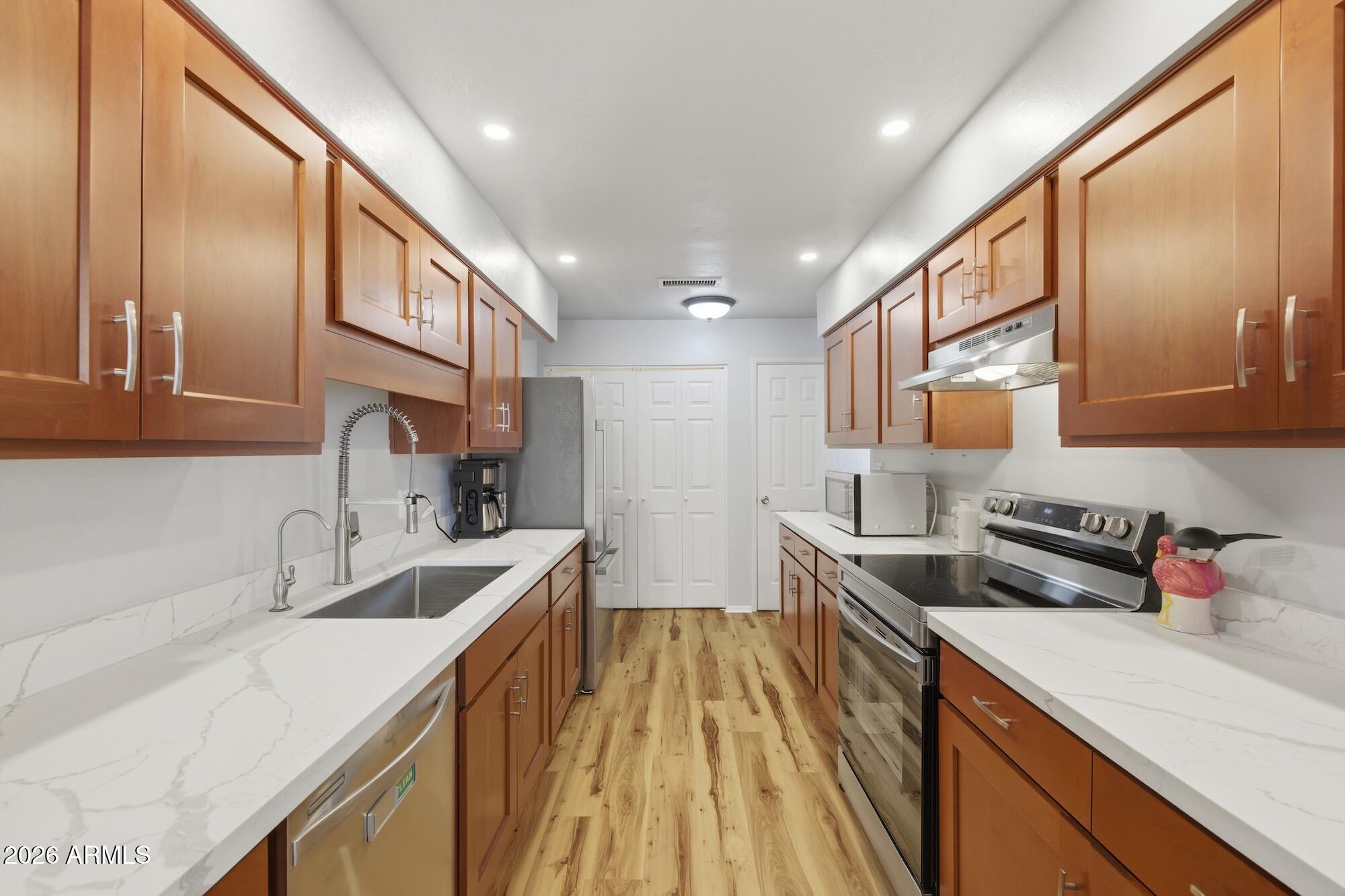 1201 E NORTHSHORE Drive 125