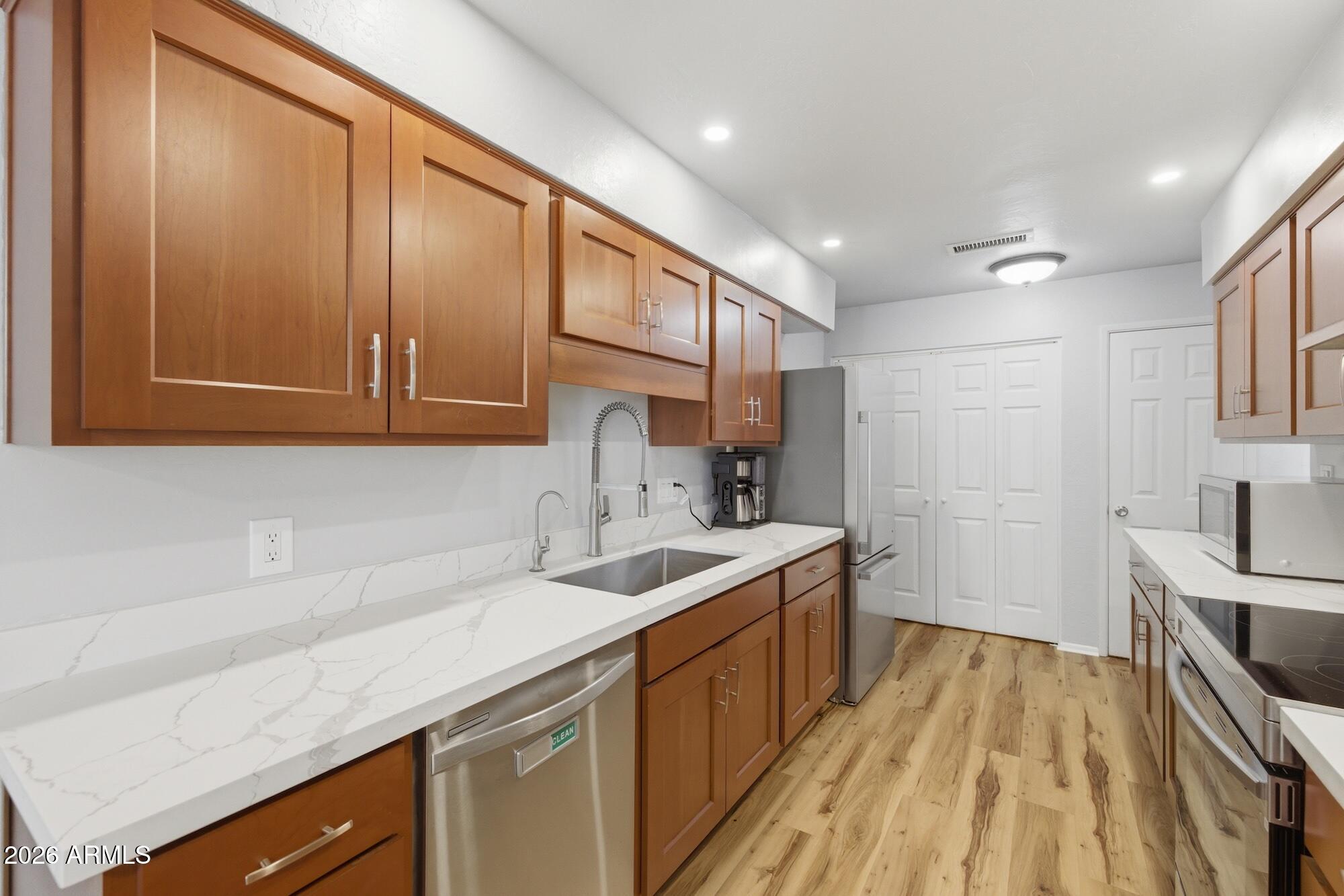 1201 E NORTHSHORE Drive 125