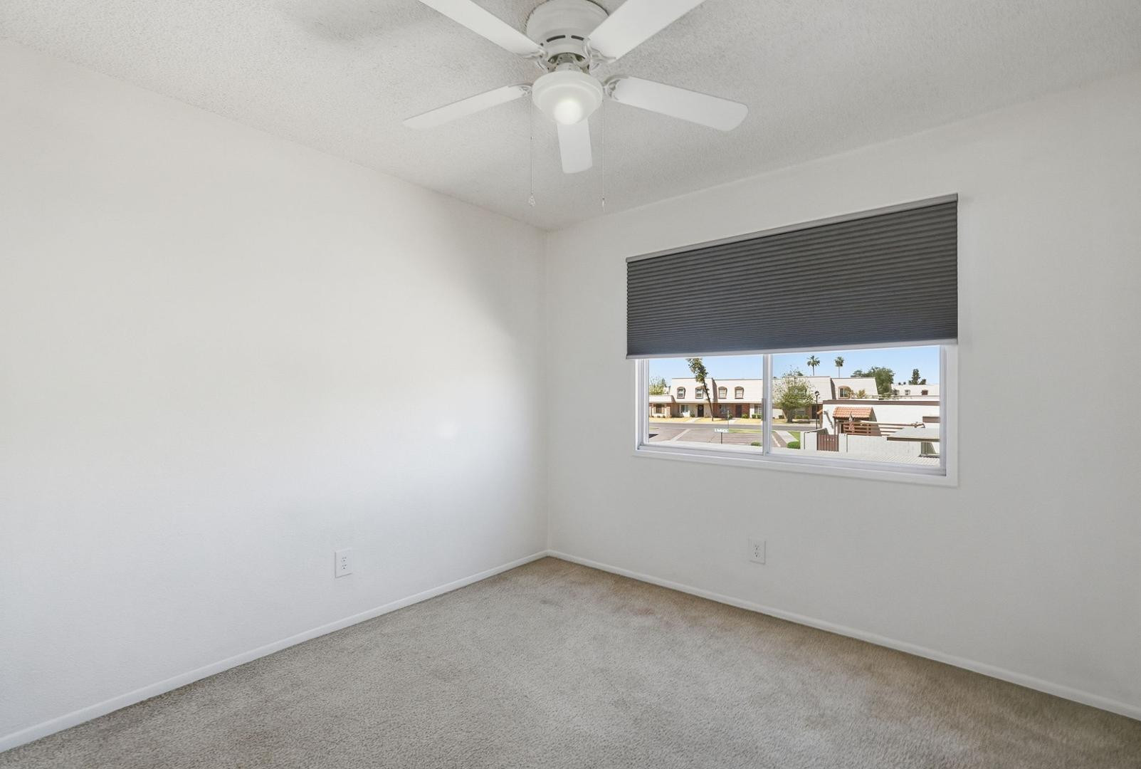 1017 E Redfield Road