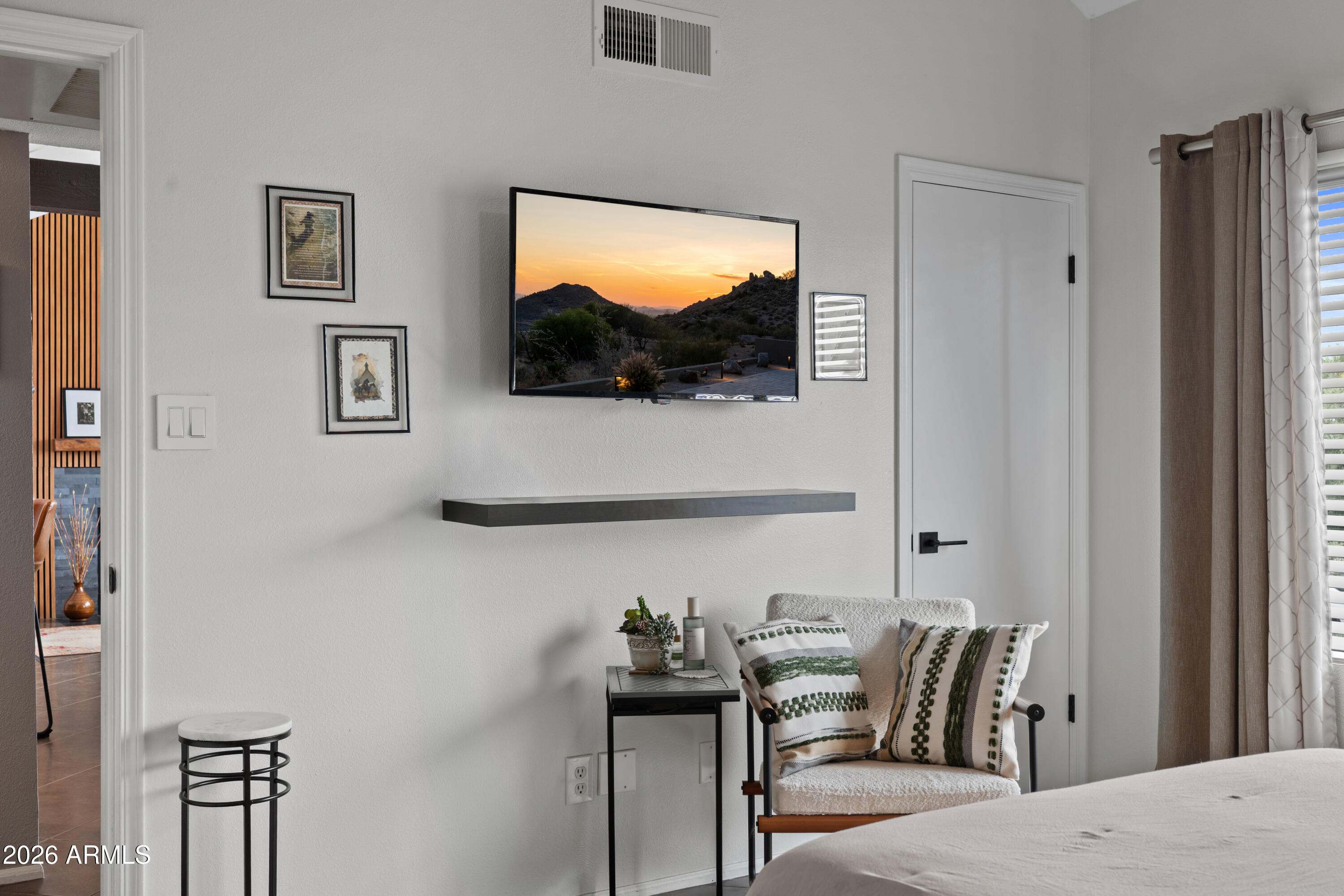 10115 E MOUNTAIN VIEW Road 2048