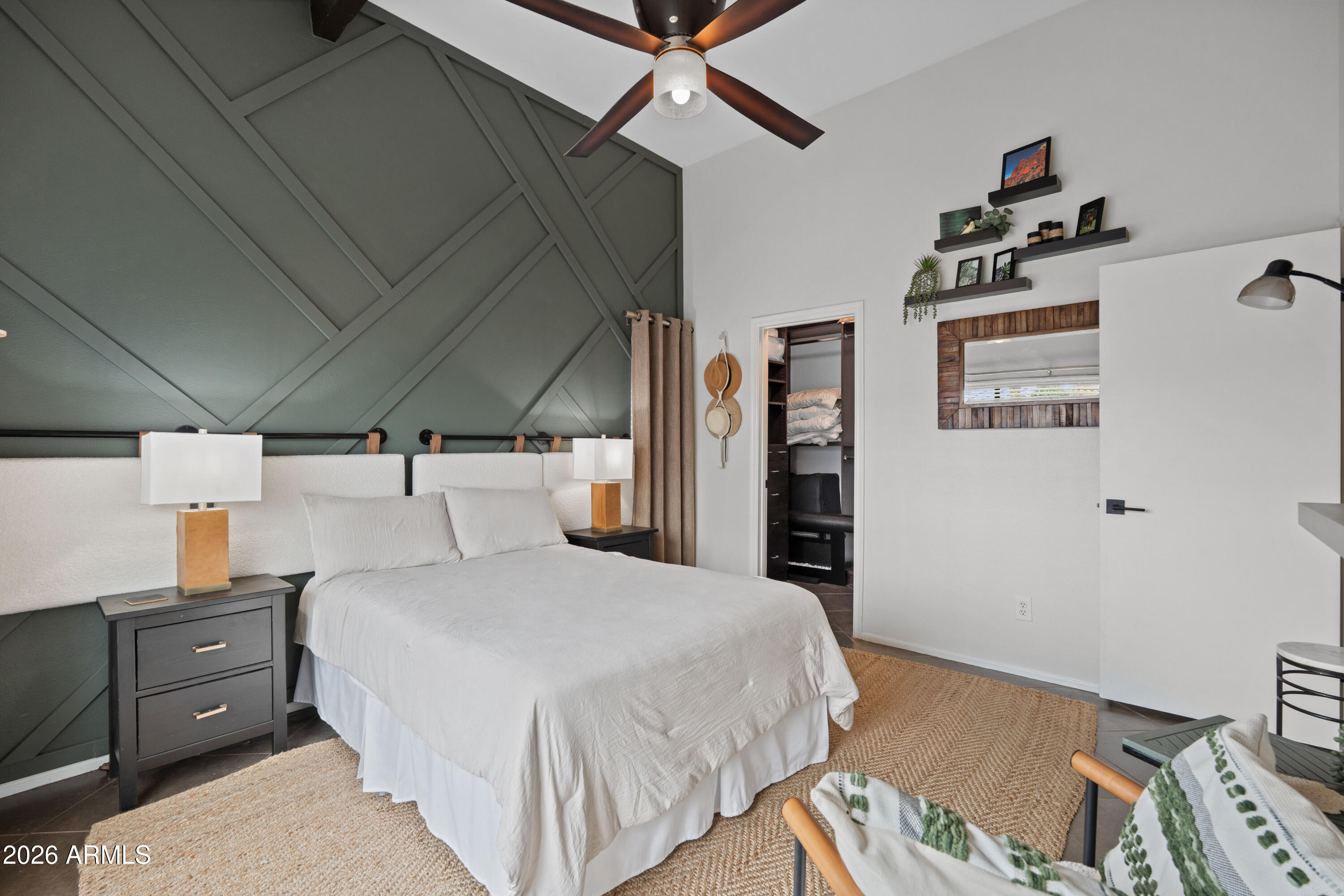 10115 E MOUNTAIN VIEW Road 2048