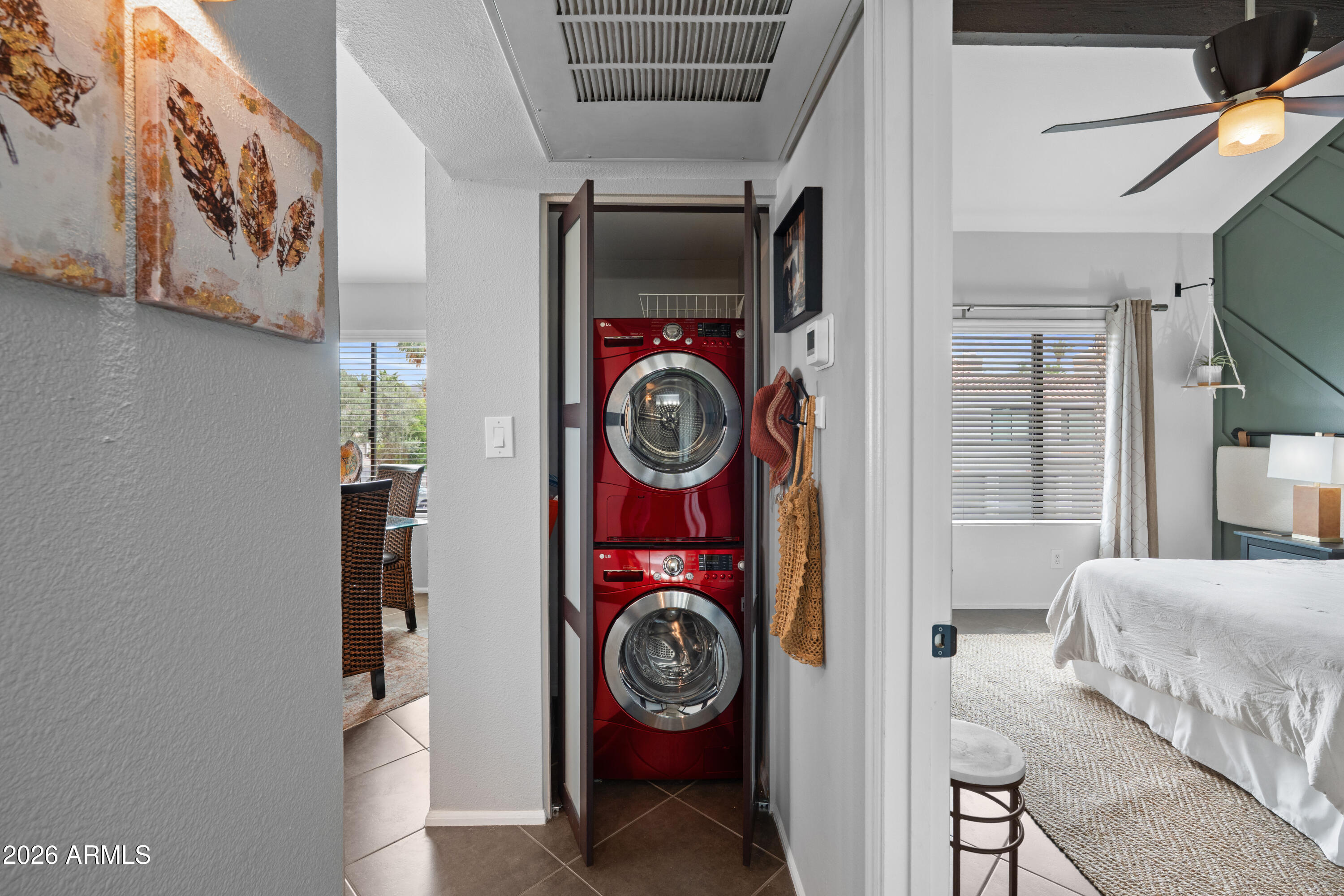 10115 E MOUNTAIN VIEW Road 2048