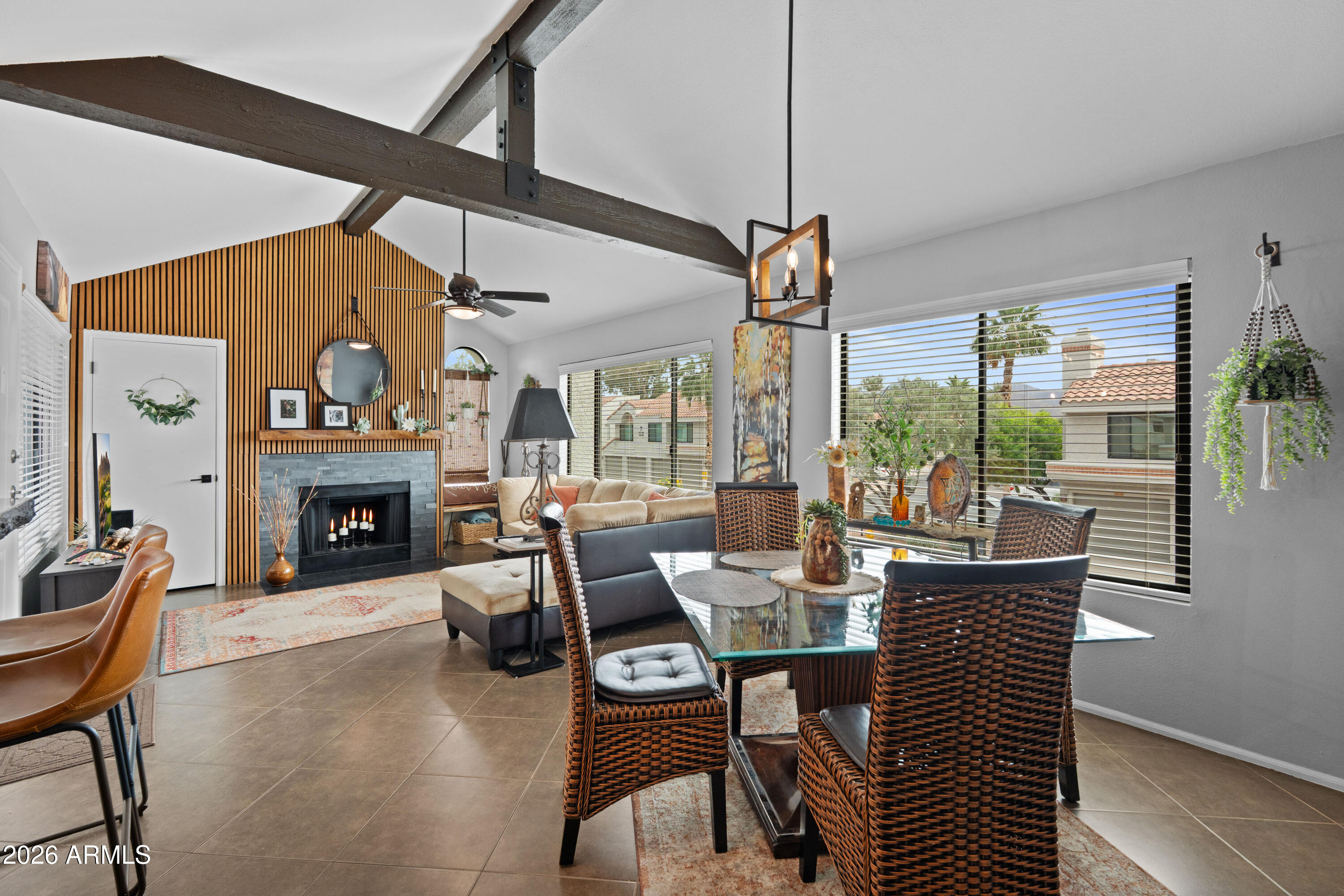 10115 E MOUNTAIN VIEW Road 2048