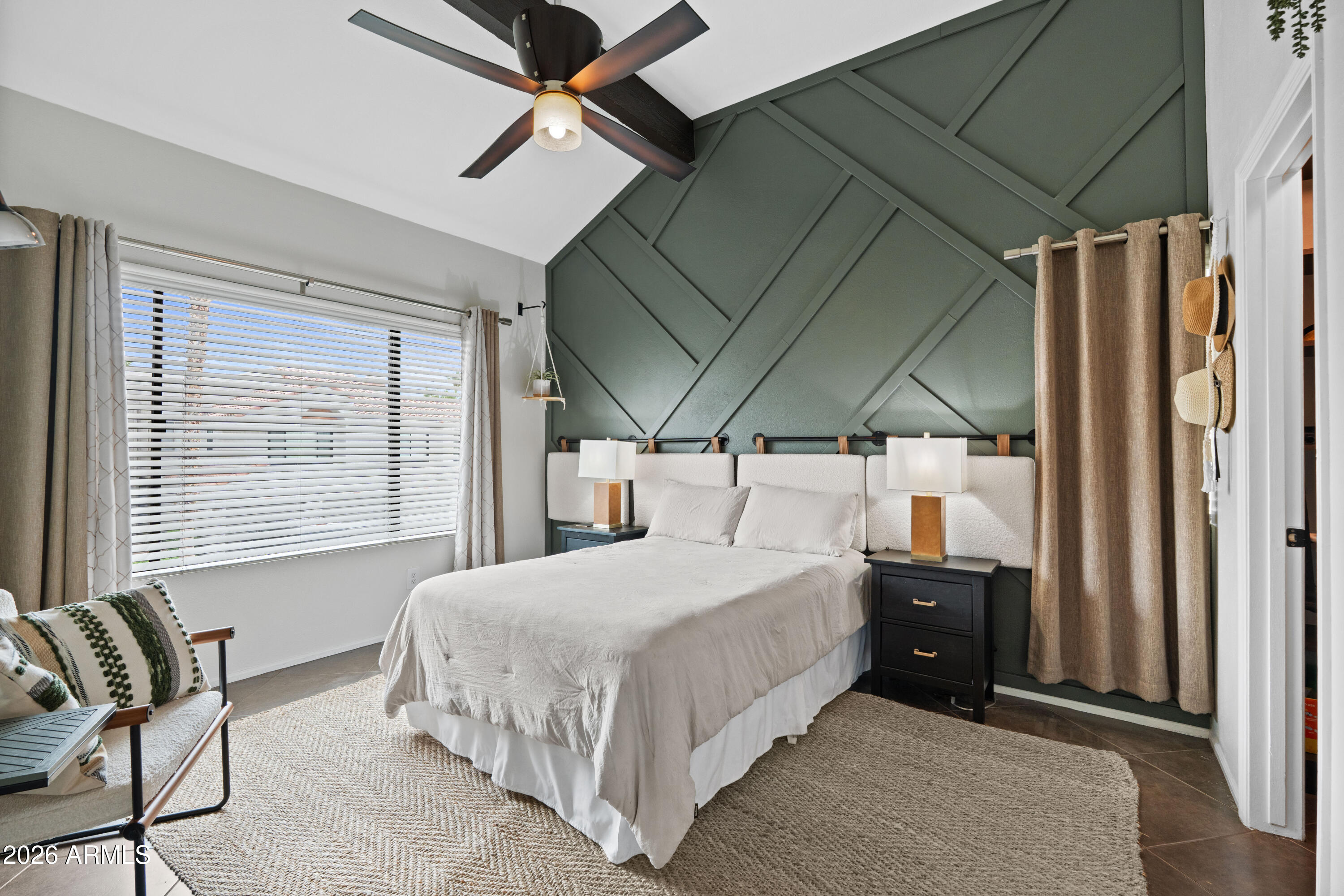 10115 E MOUNTAIN VIEW Road 2048