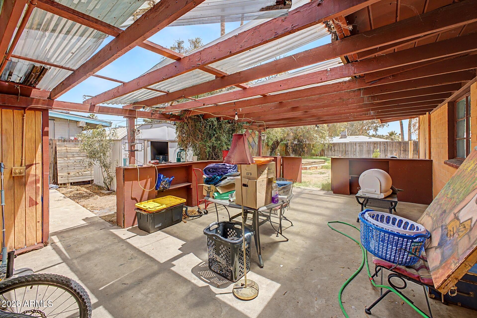1019 E NORTHVIEW Avenue