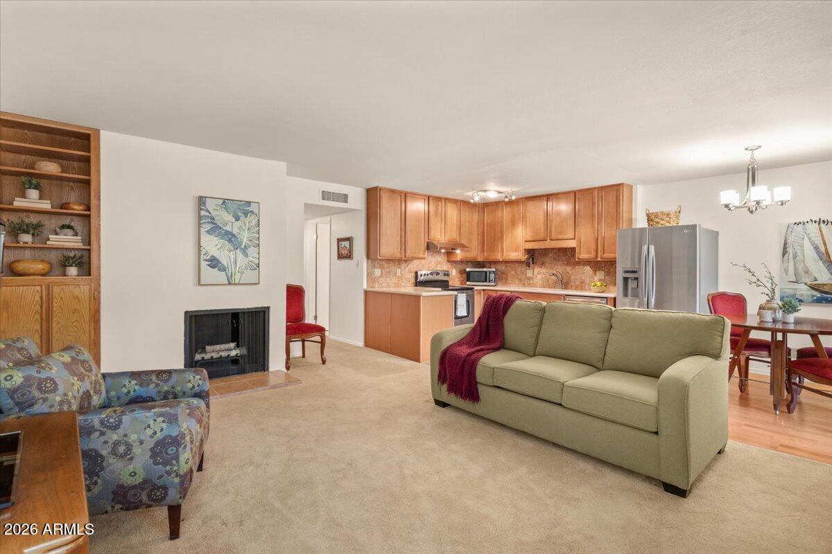 5525 E THOMAS Road O12