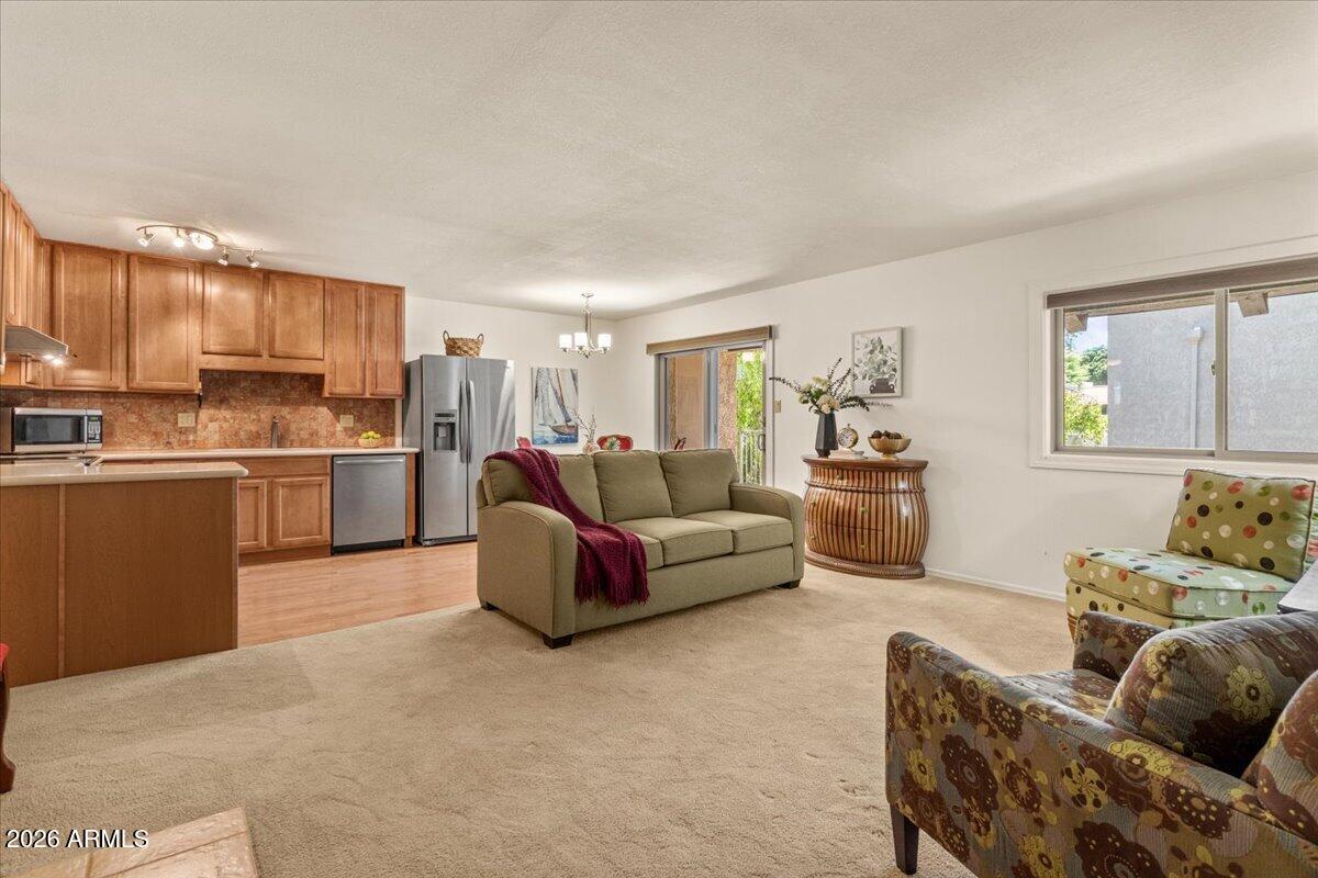 5525 E THOMAS Road O12