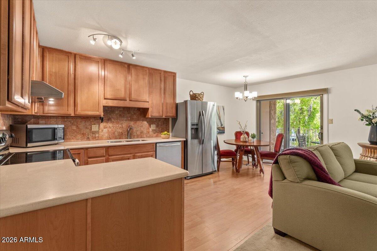5525 E THOMAS Road O12