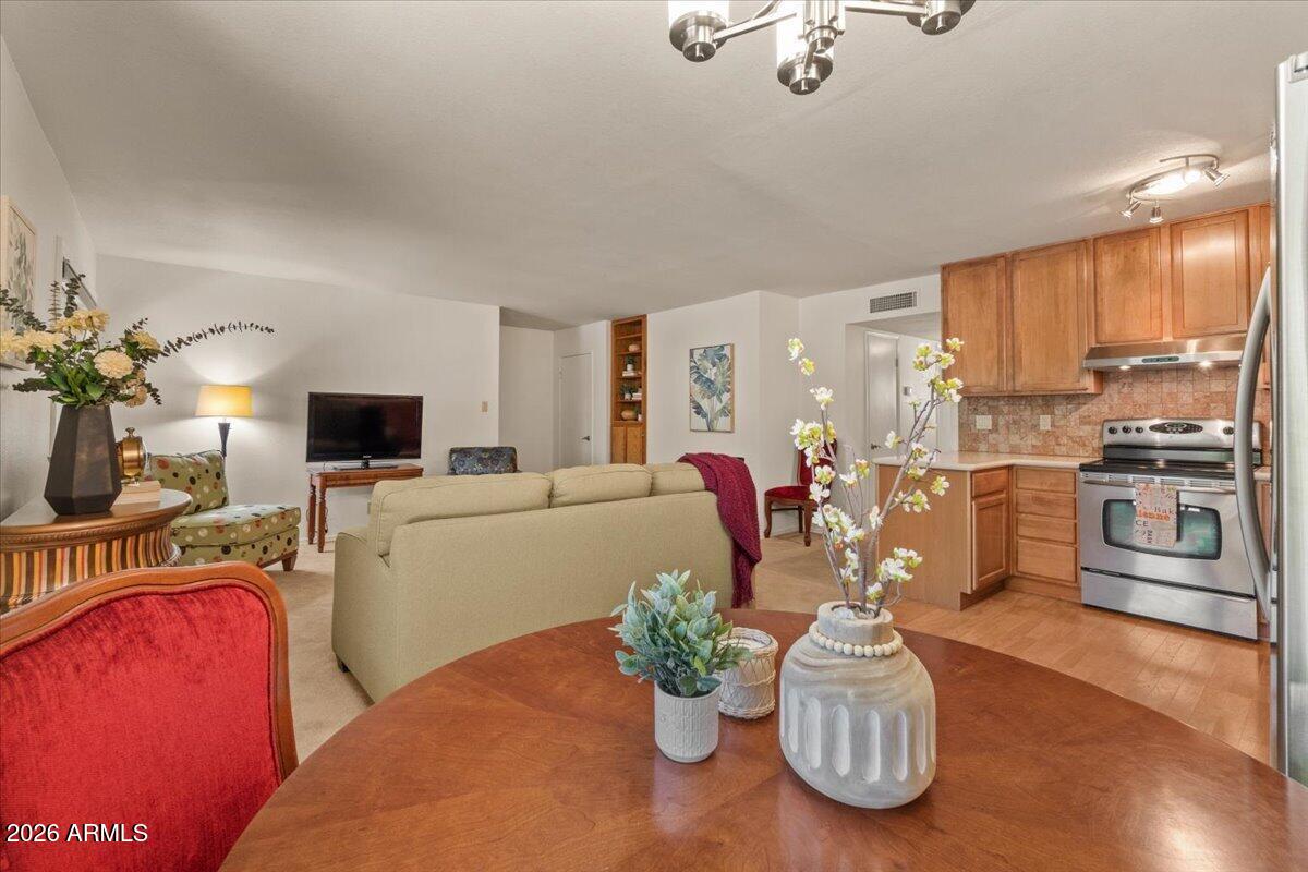5525 E THOMAS Road O12