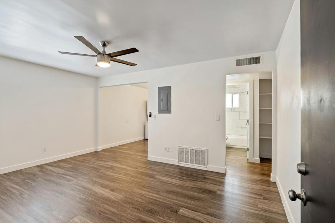 1707 N 18th B6