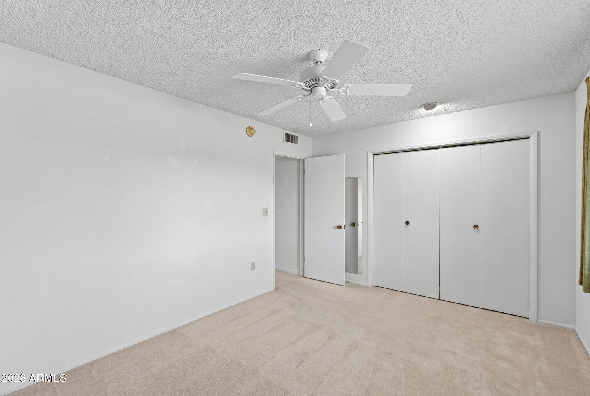 10413 W ROUNDELAY Circle