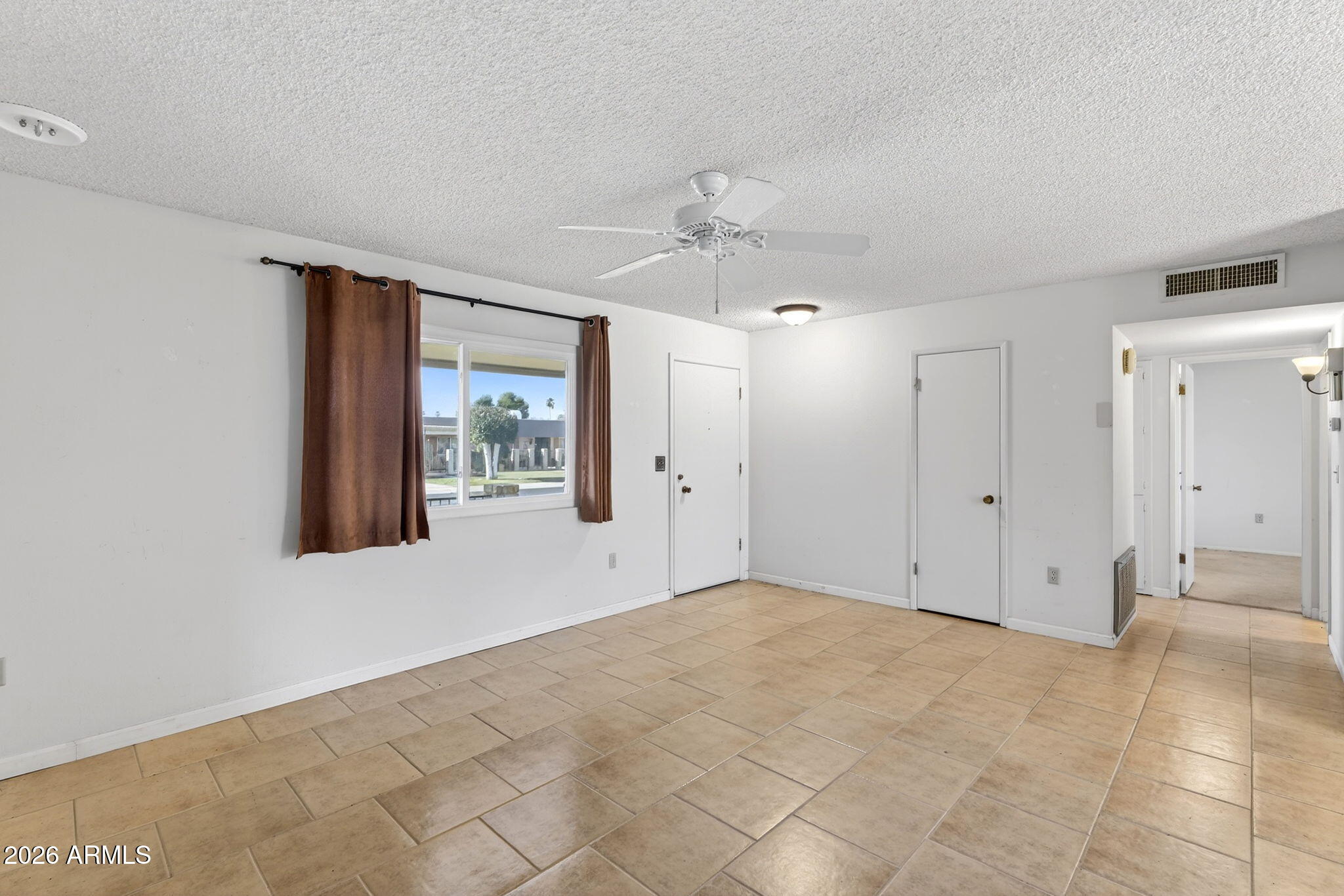 10413 W ROUNDELAY Circle