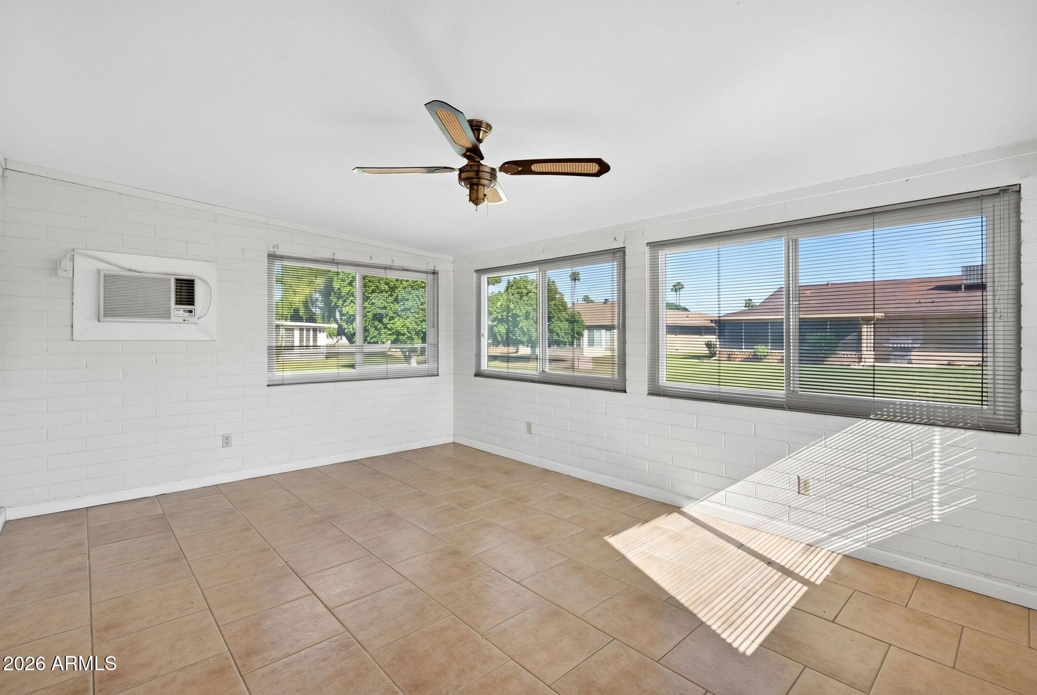 10413 W ROUNDELAY Circle