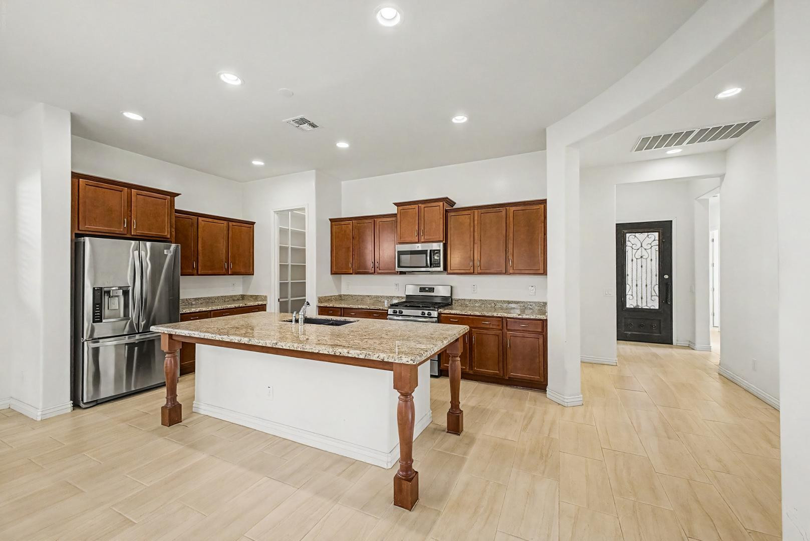 234 W BEVERLY Lane