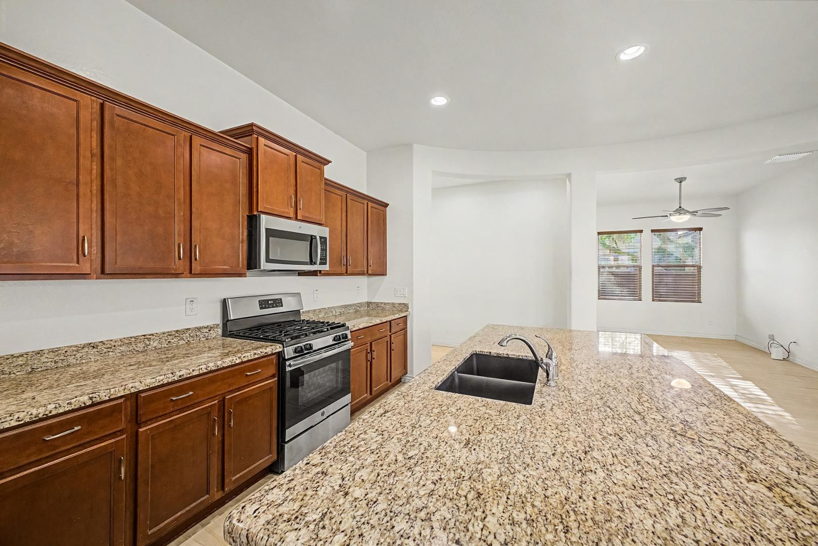 234 W BEVERLY Lane