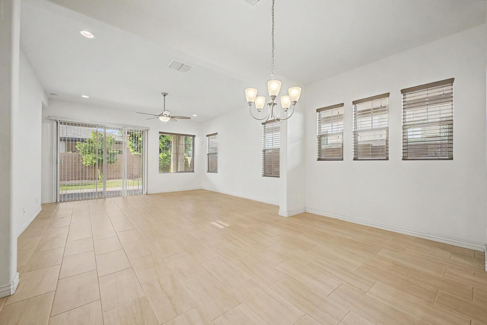234 W BEVERLY Lane