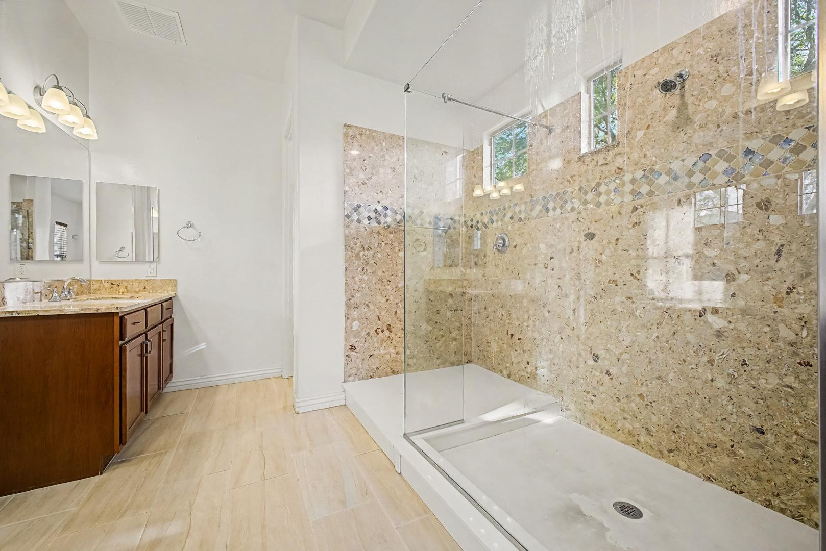 234 W BEVERLY Lane