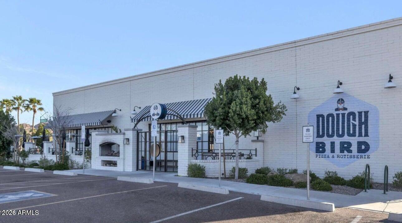 4126 E SELLS Drive