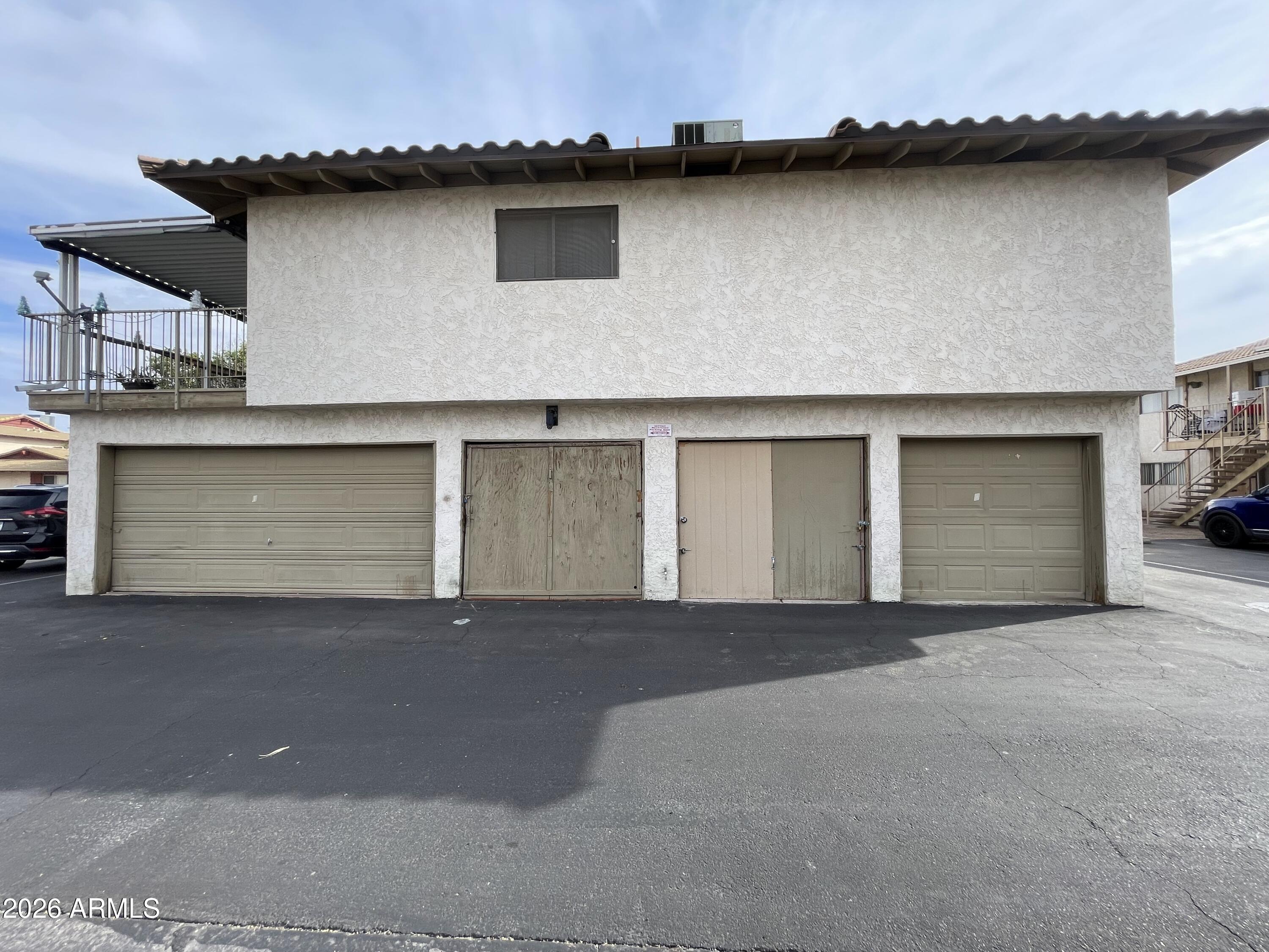 4421 N 53RD Lane