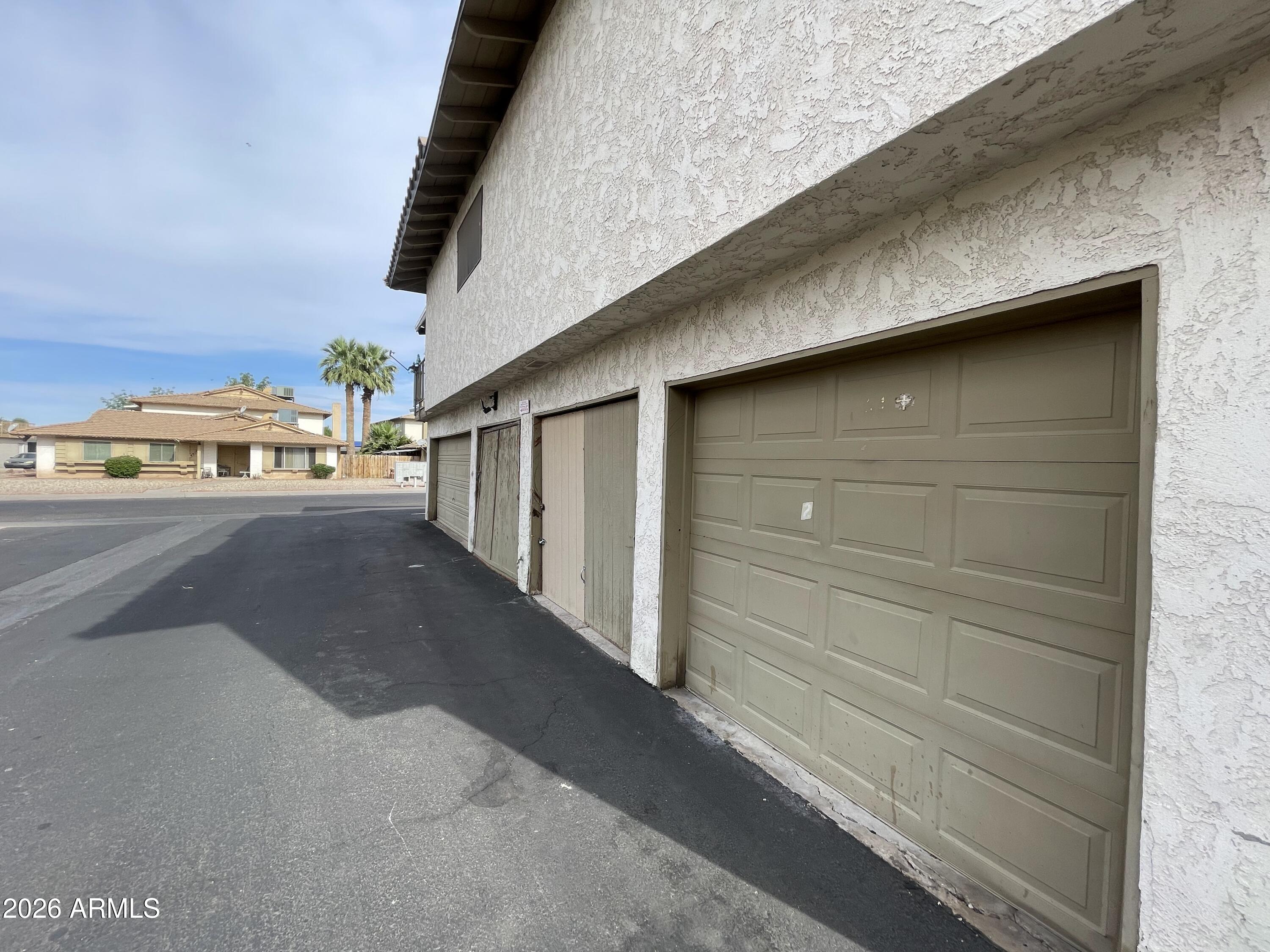 4421 N 53RD Lane