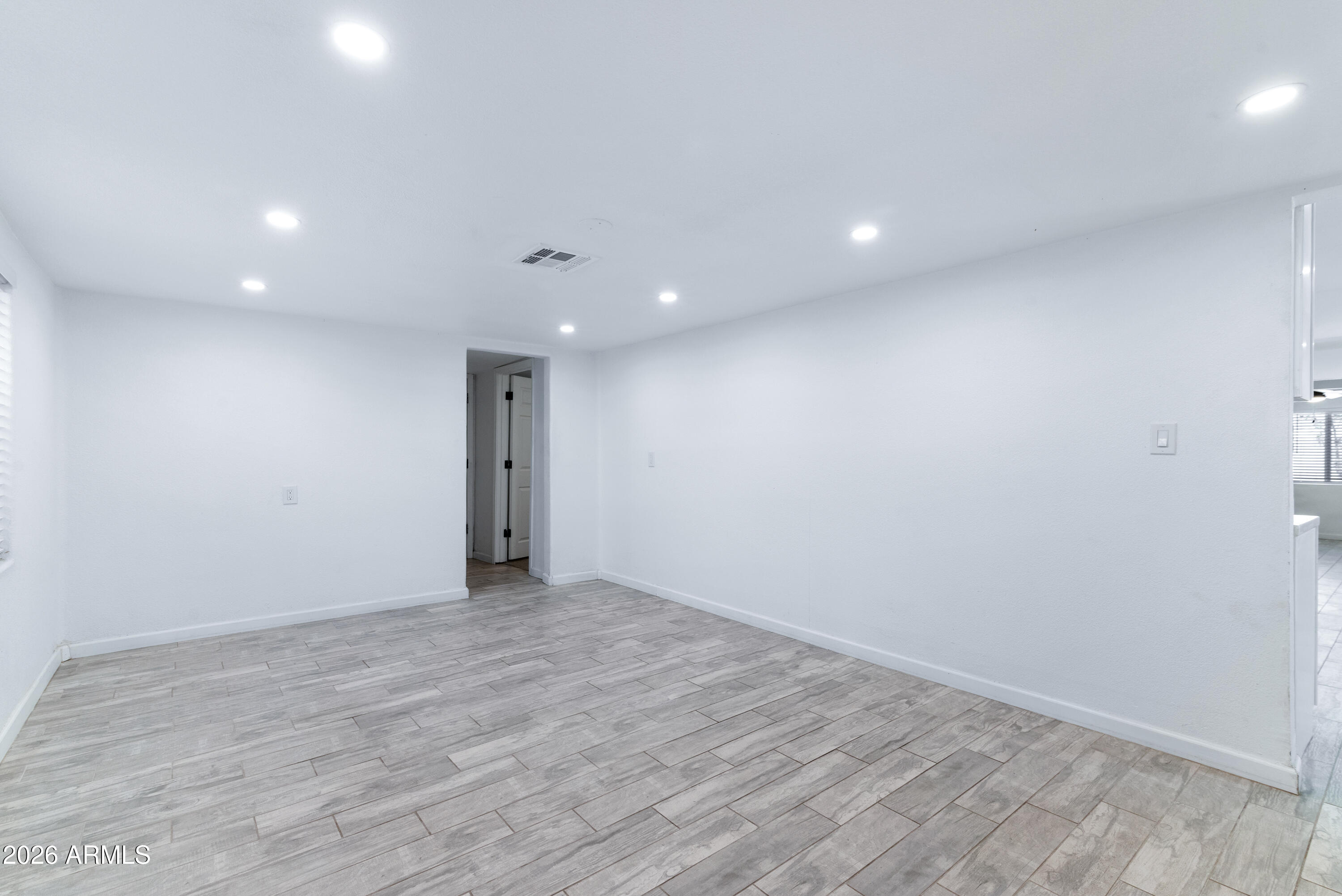 2133 W COLTER Street