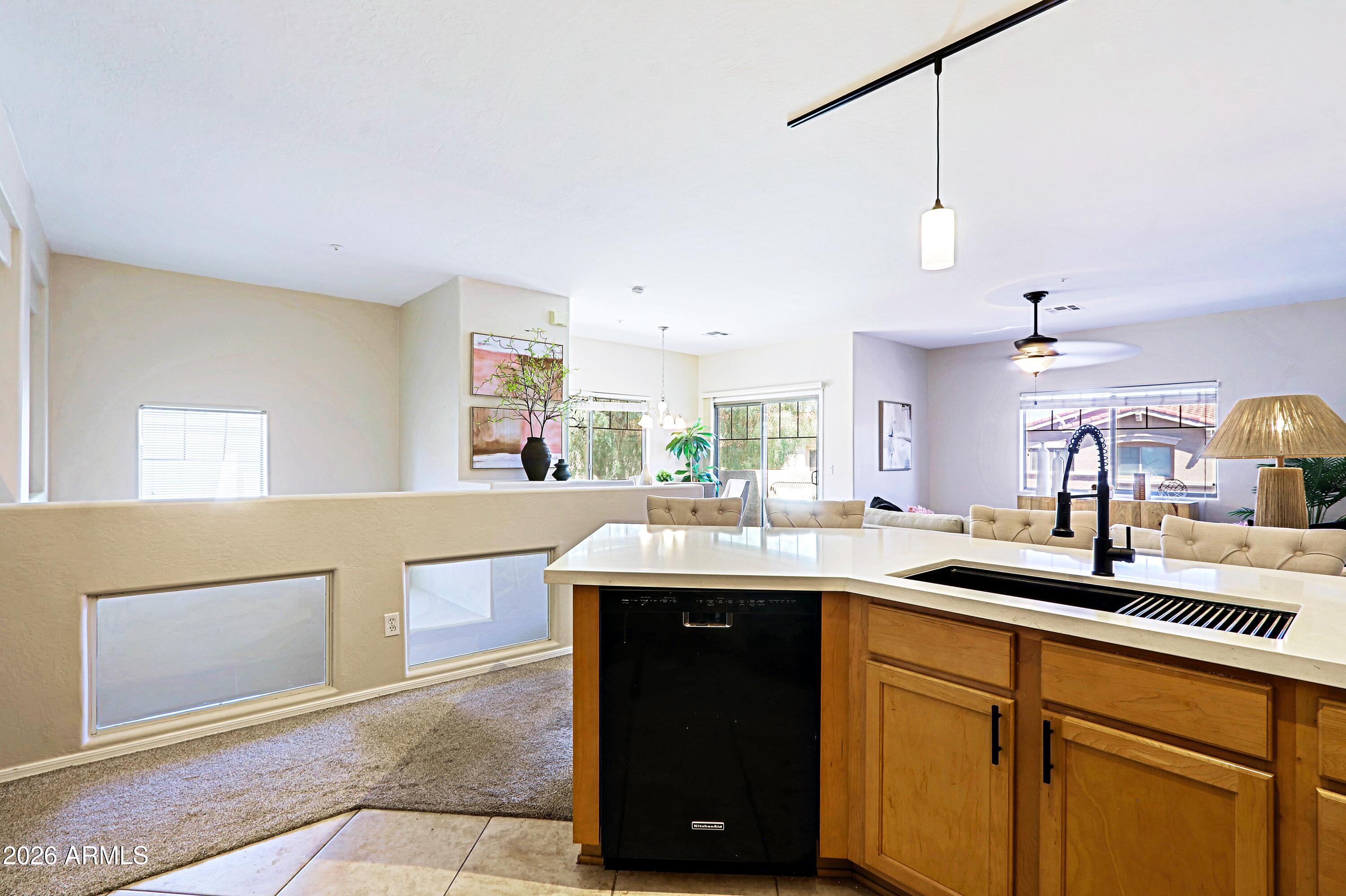 525 N MILLER Road 207