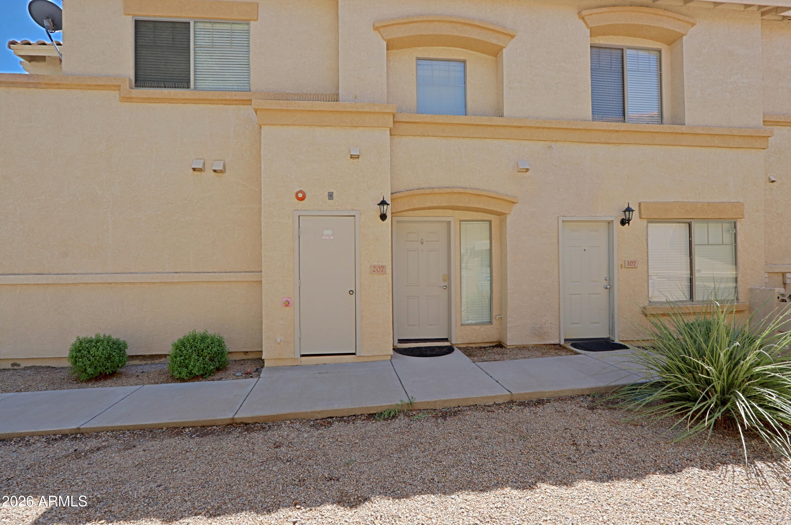525 N MILLER Road 207