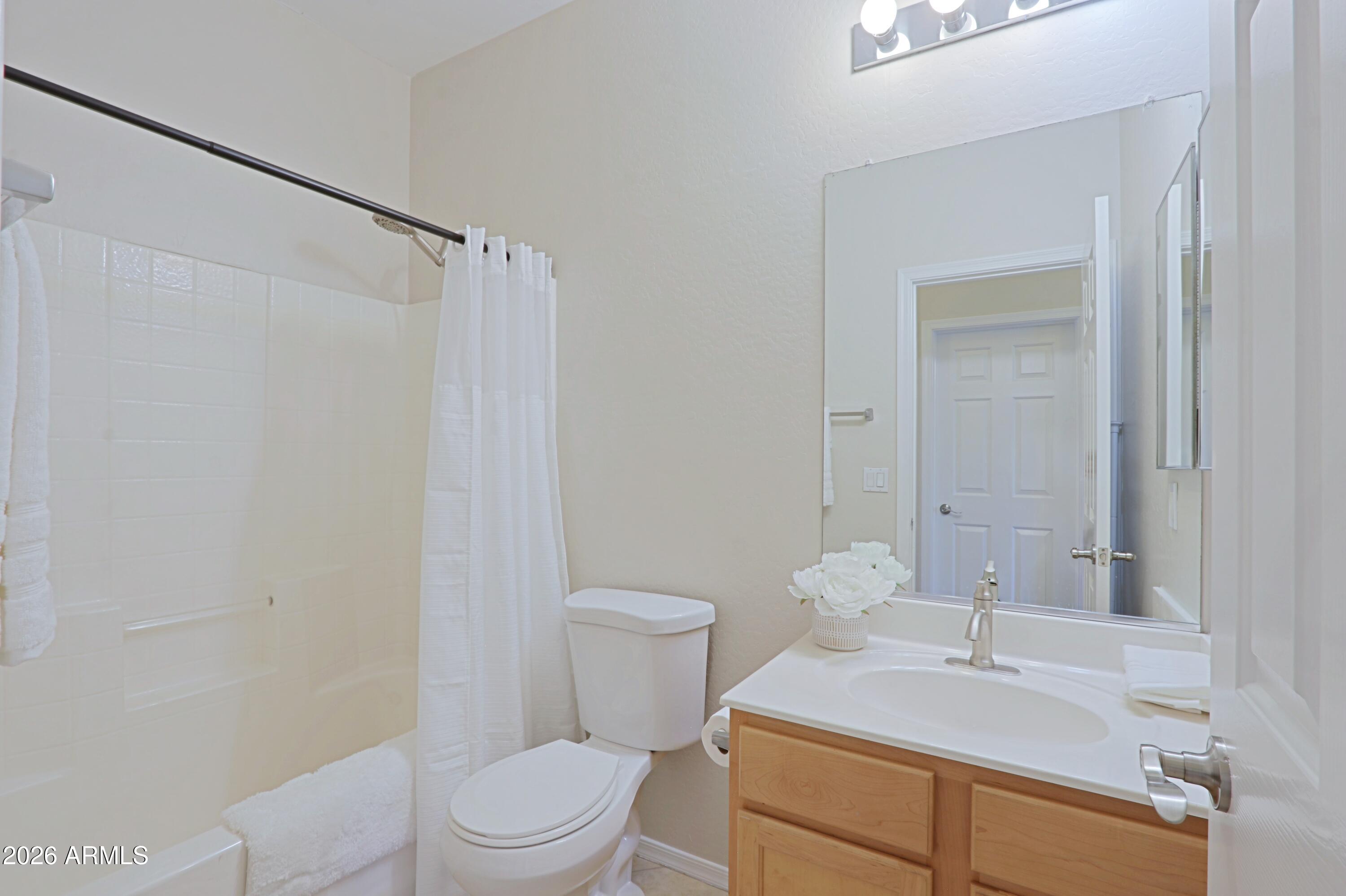 525 N MILLER Road 207