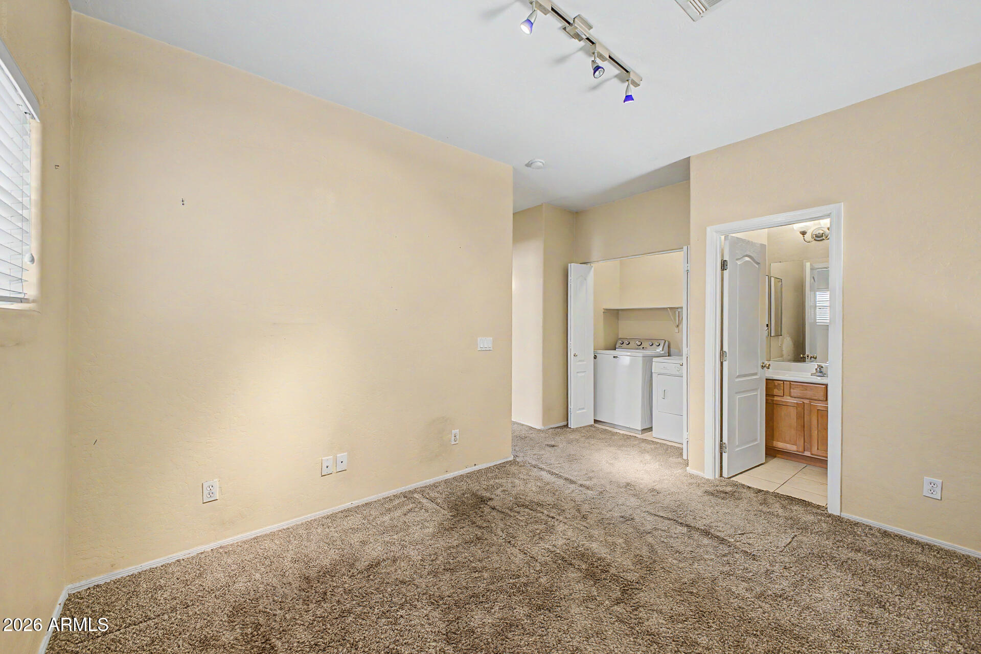 1015 S VAL VISTA Drive 68